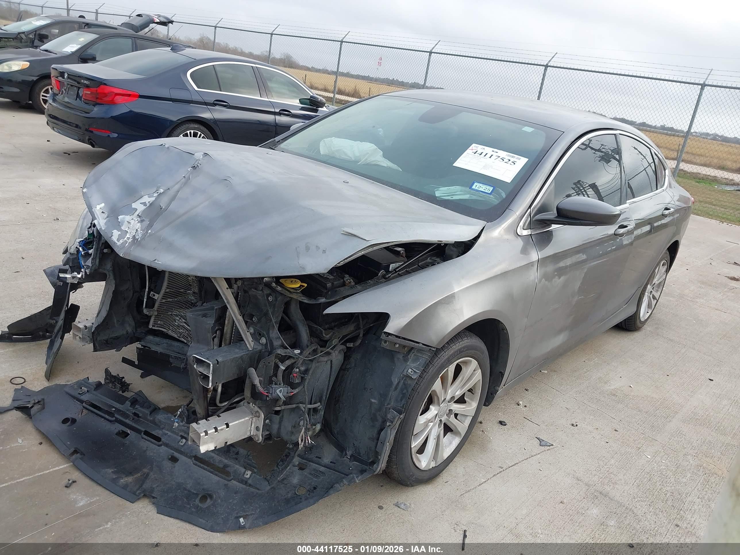 CHRYSLER 200 image 2