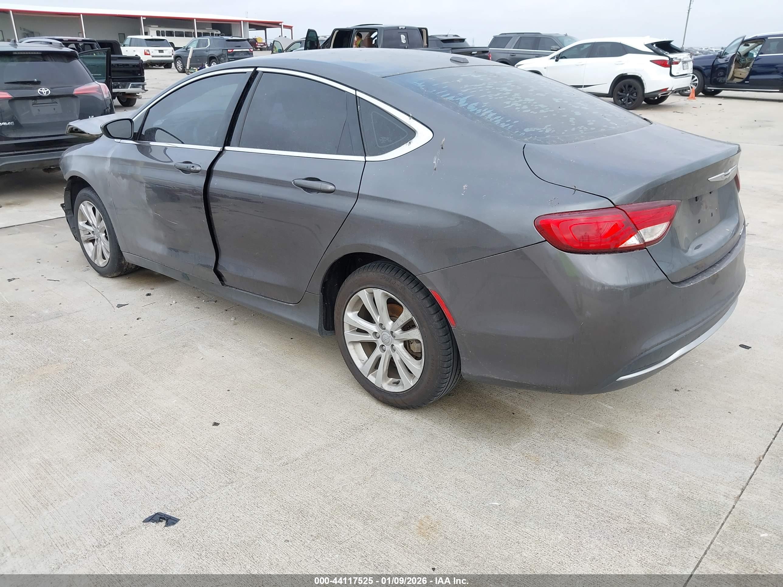 CHRYSLER 200 image 3