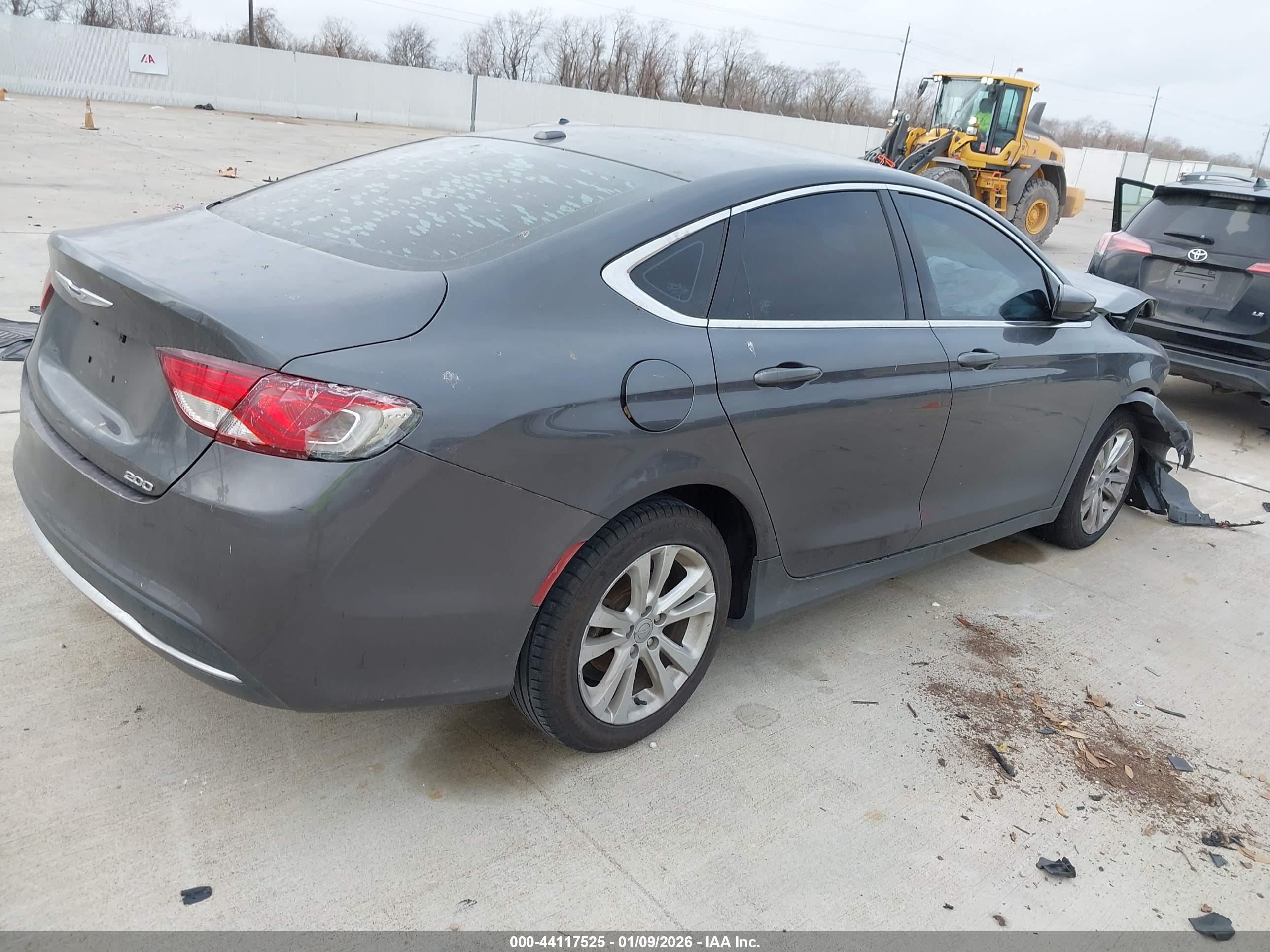 CHRYSLER 200 image 4