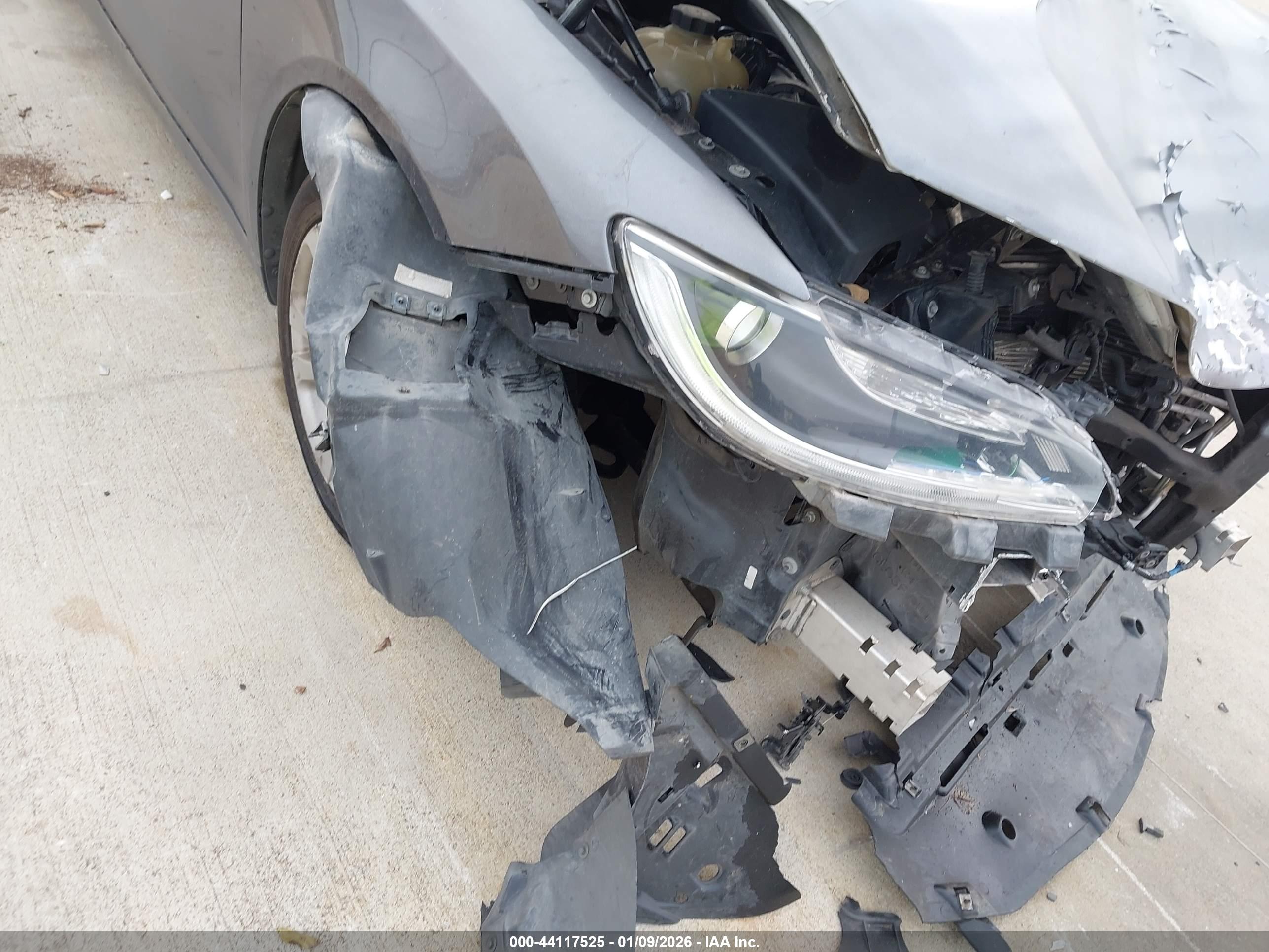 CHRYSLER 200 image 6
