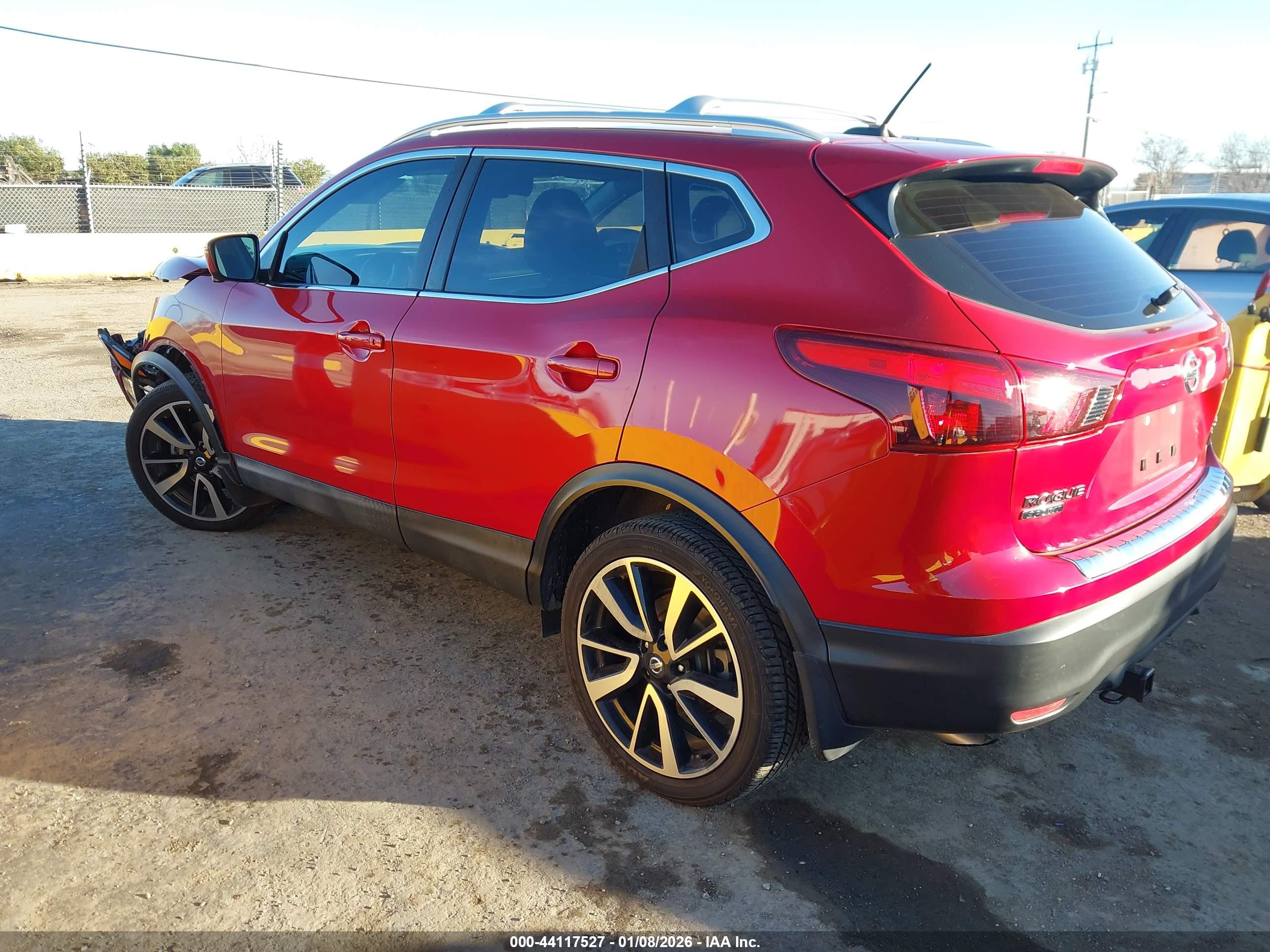 NISSAN ROGUE image 3