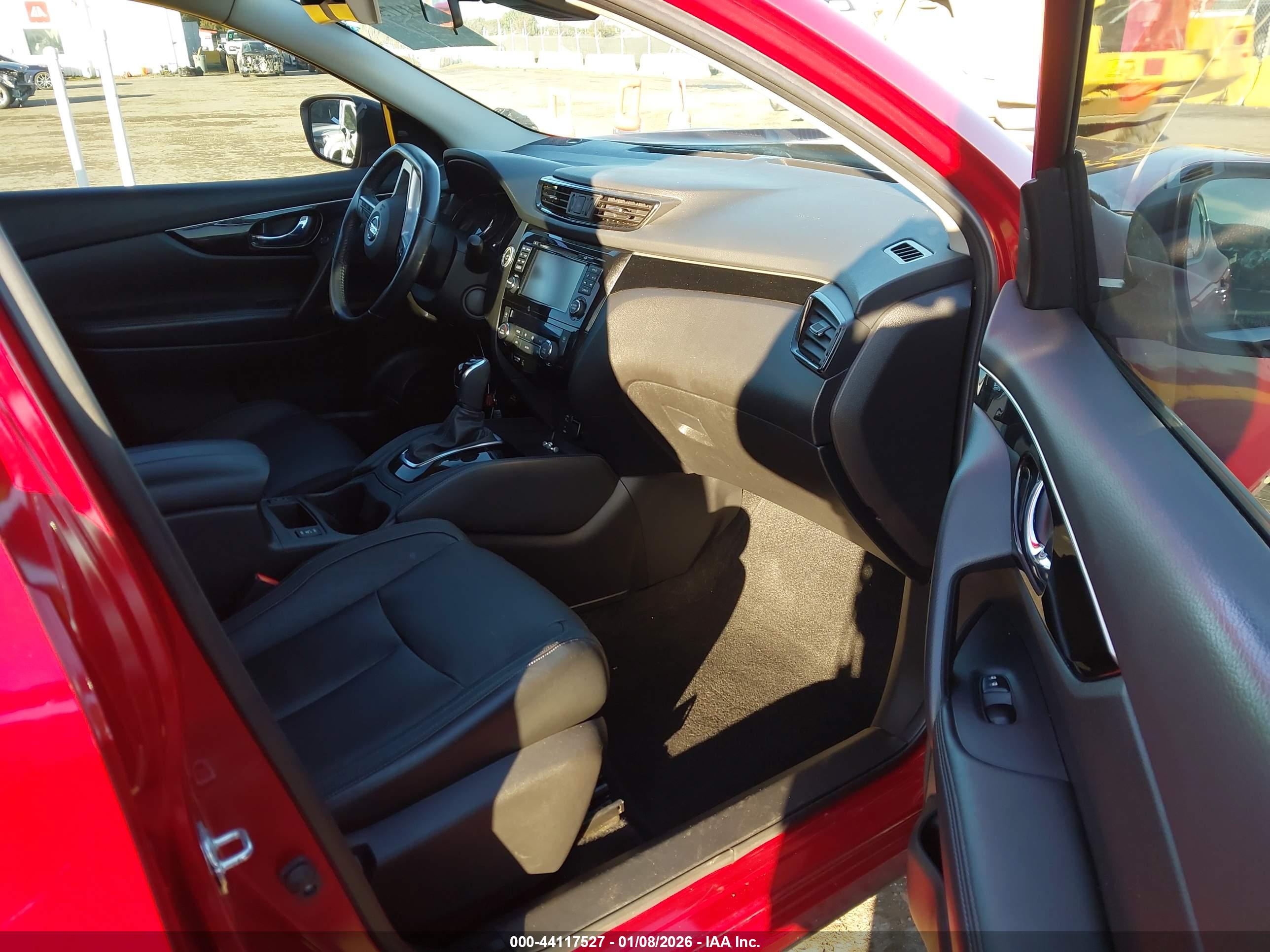 NISSAN ROGUE image 5