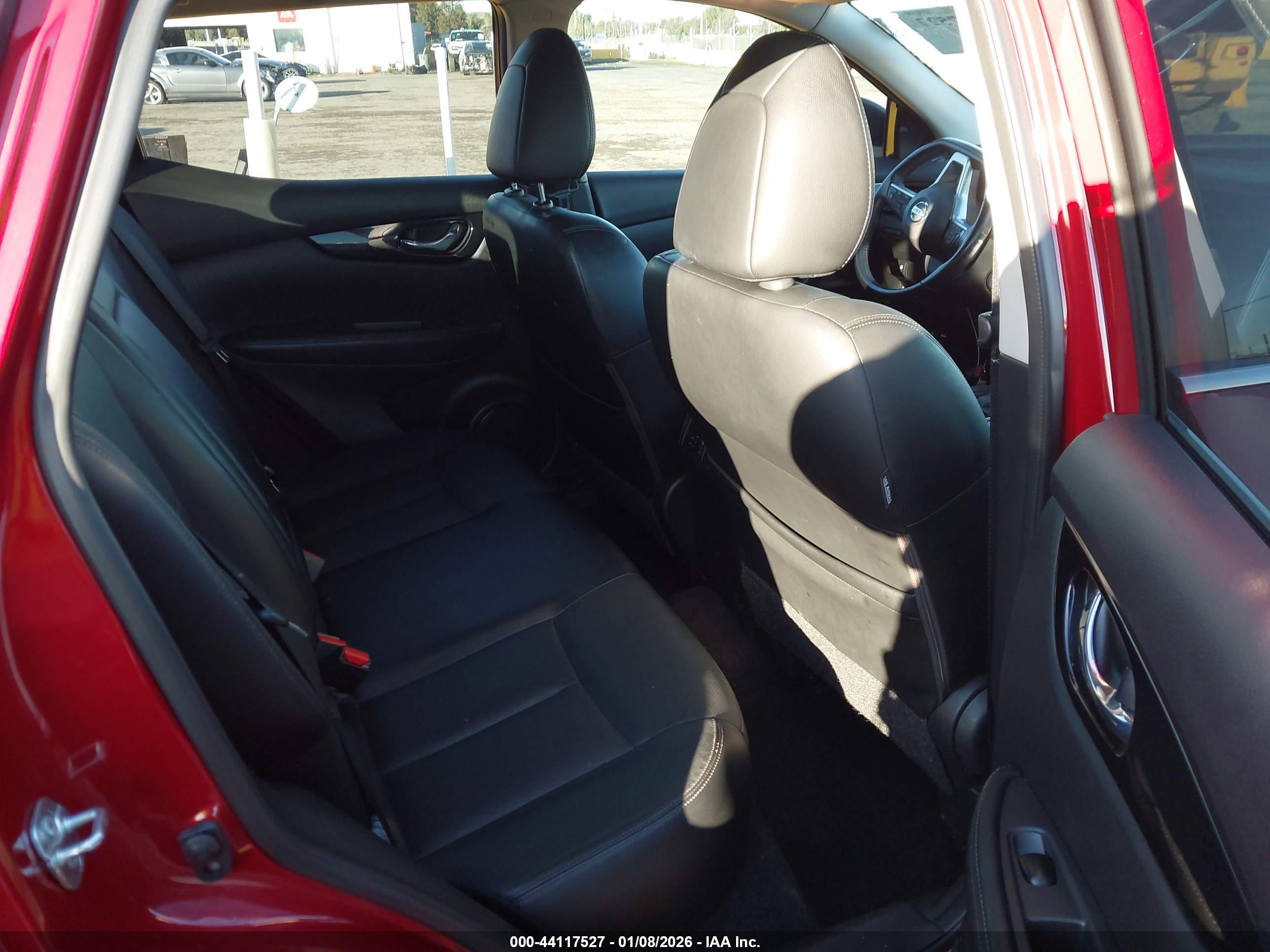 NISSAN ROGUE image 8