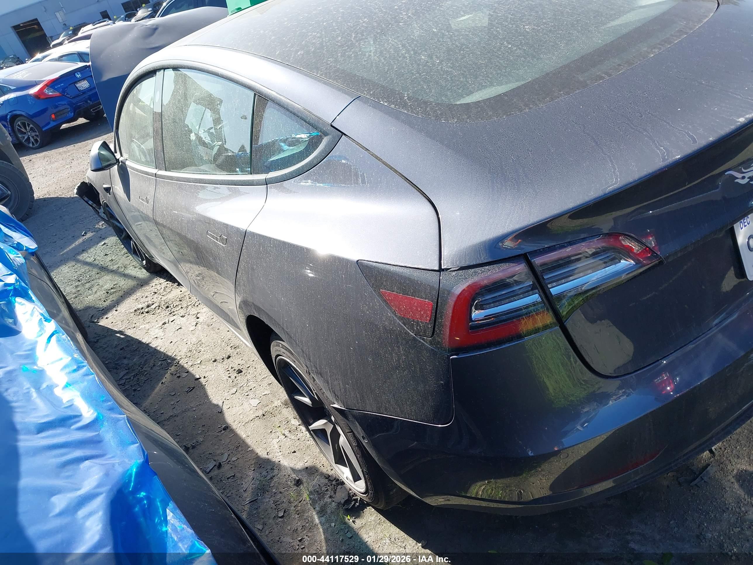 TESLA MODEL image 3