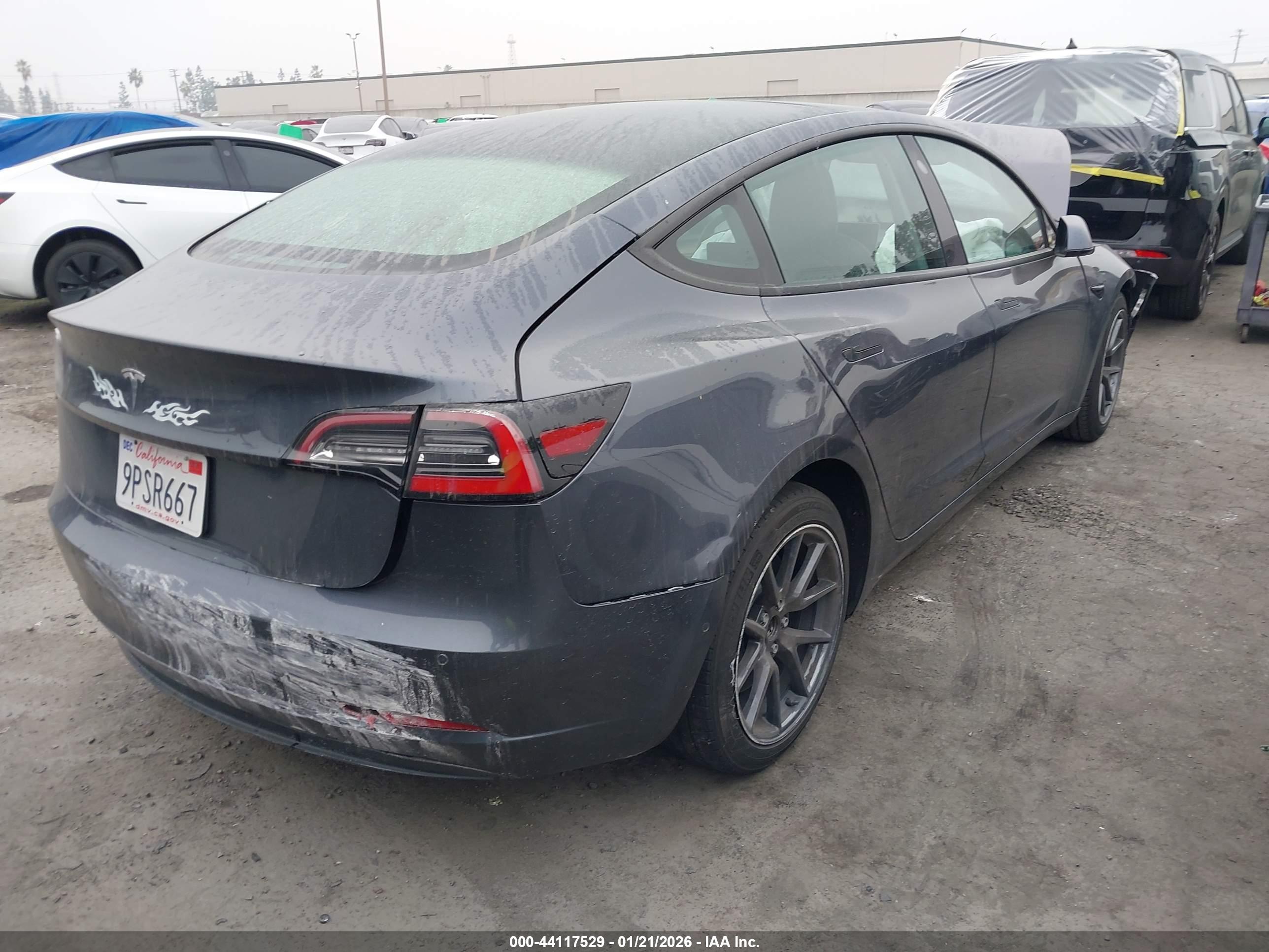 TESLA MODEL image 4