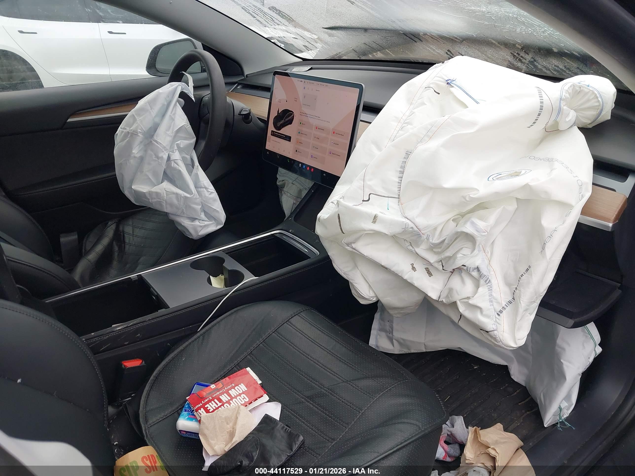 TESLA MODEL image 5