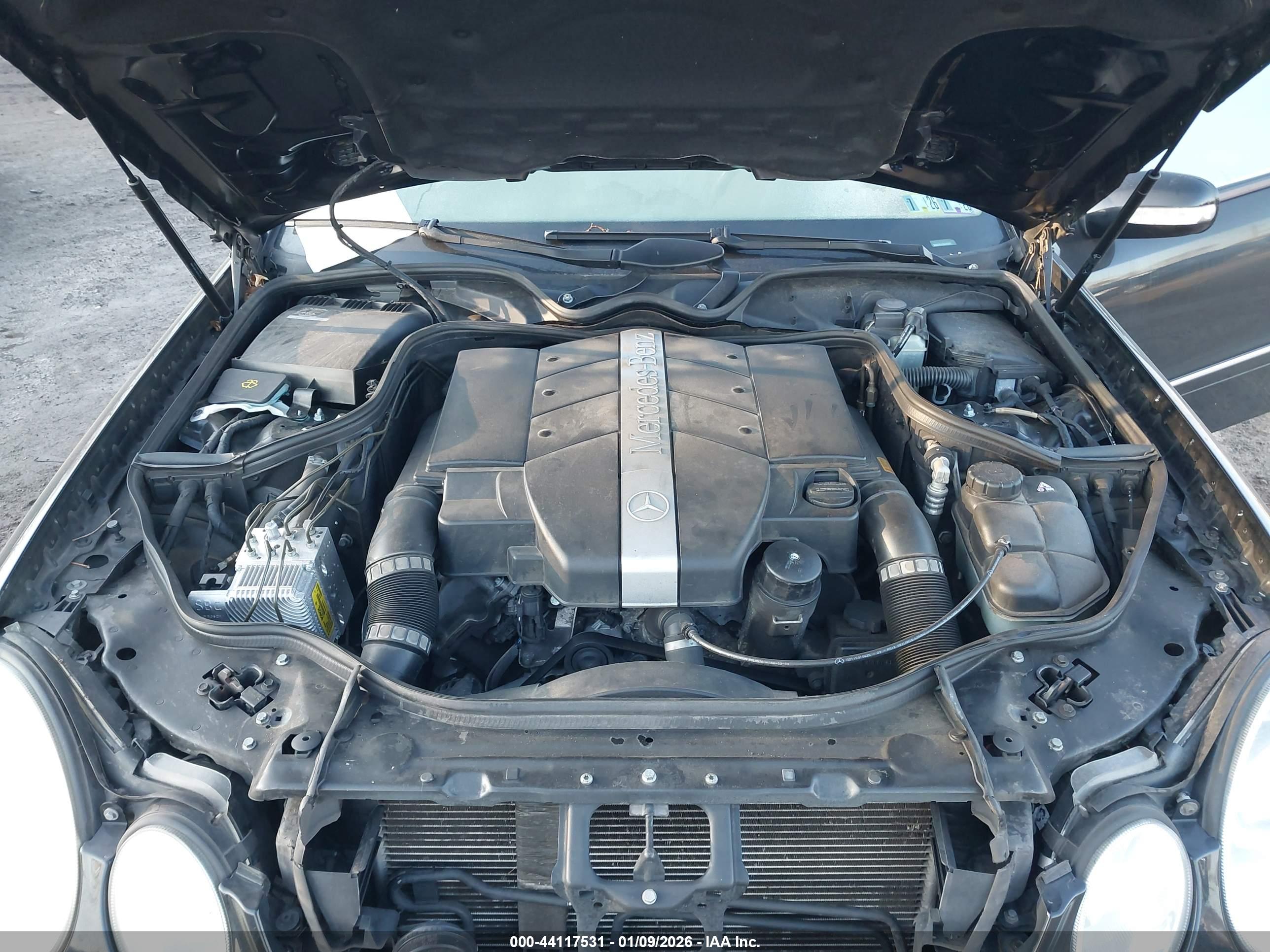 MERCEDES-BENZ E image 10