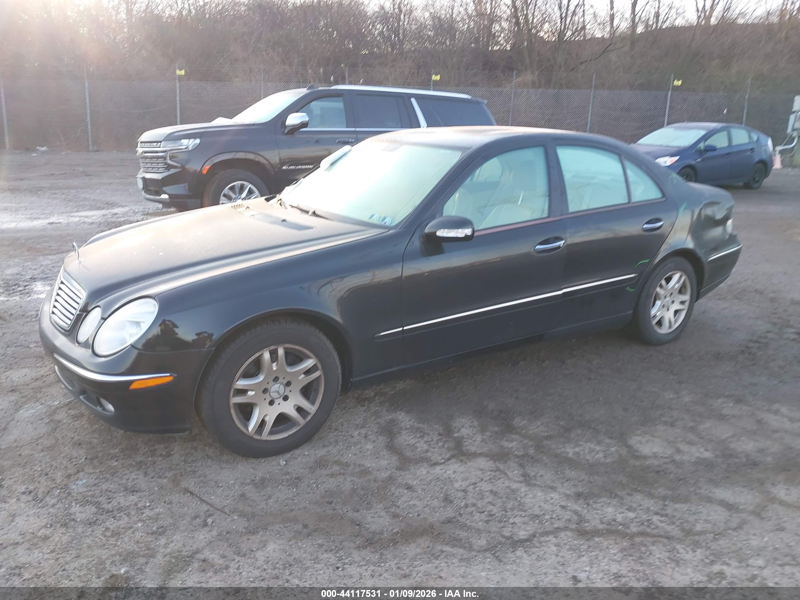 MERCEDES-BENZ E image 2