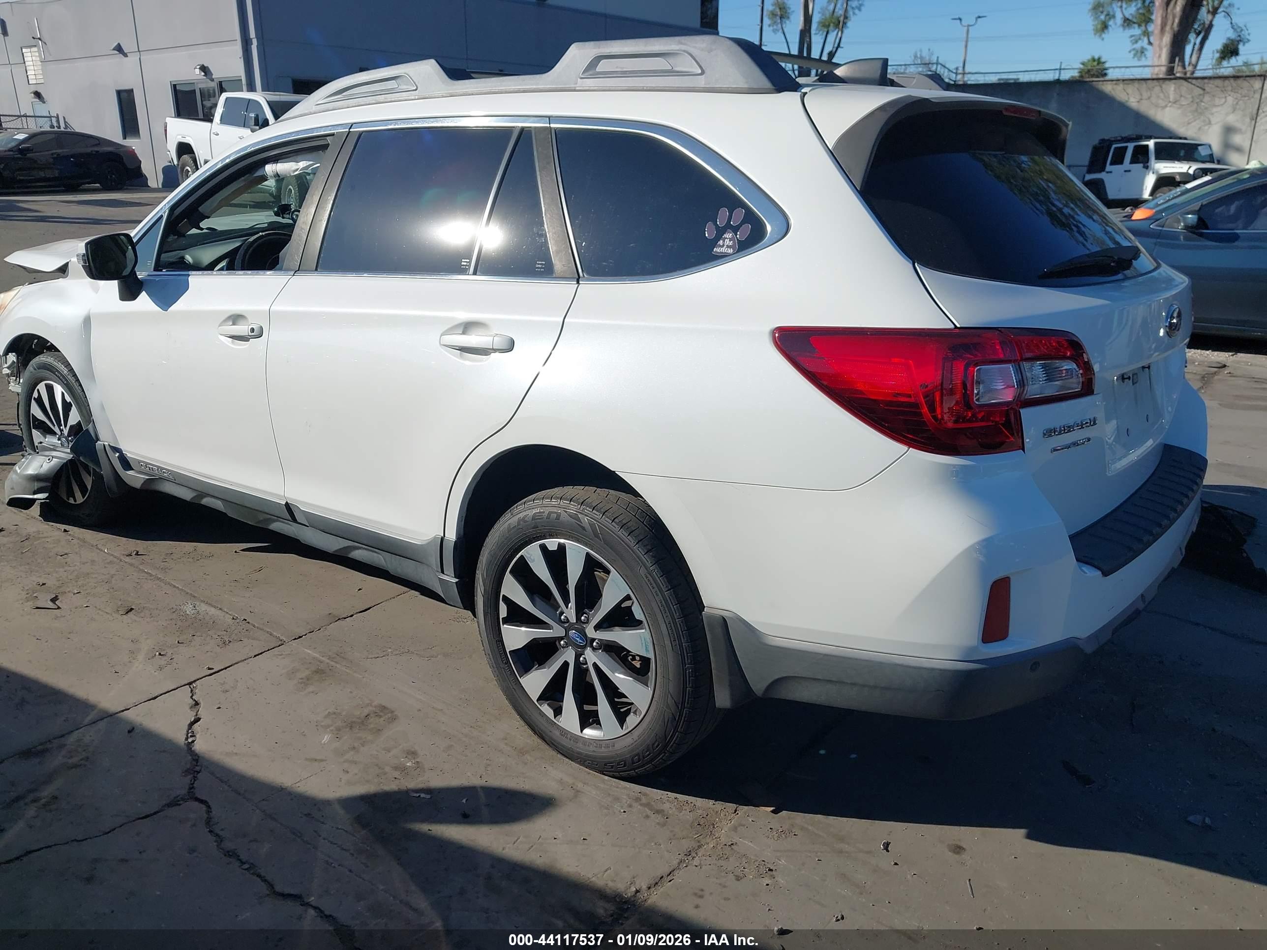 SUBARU OUTBACK image 3