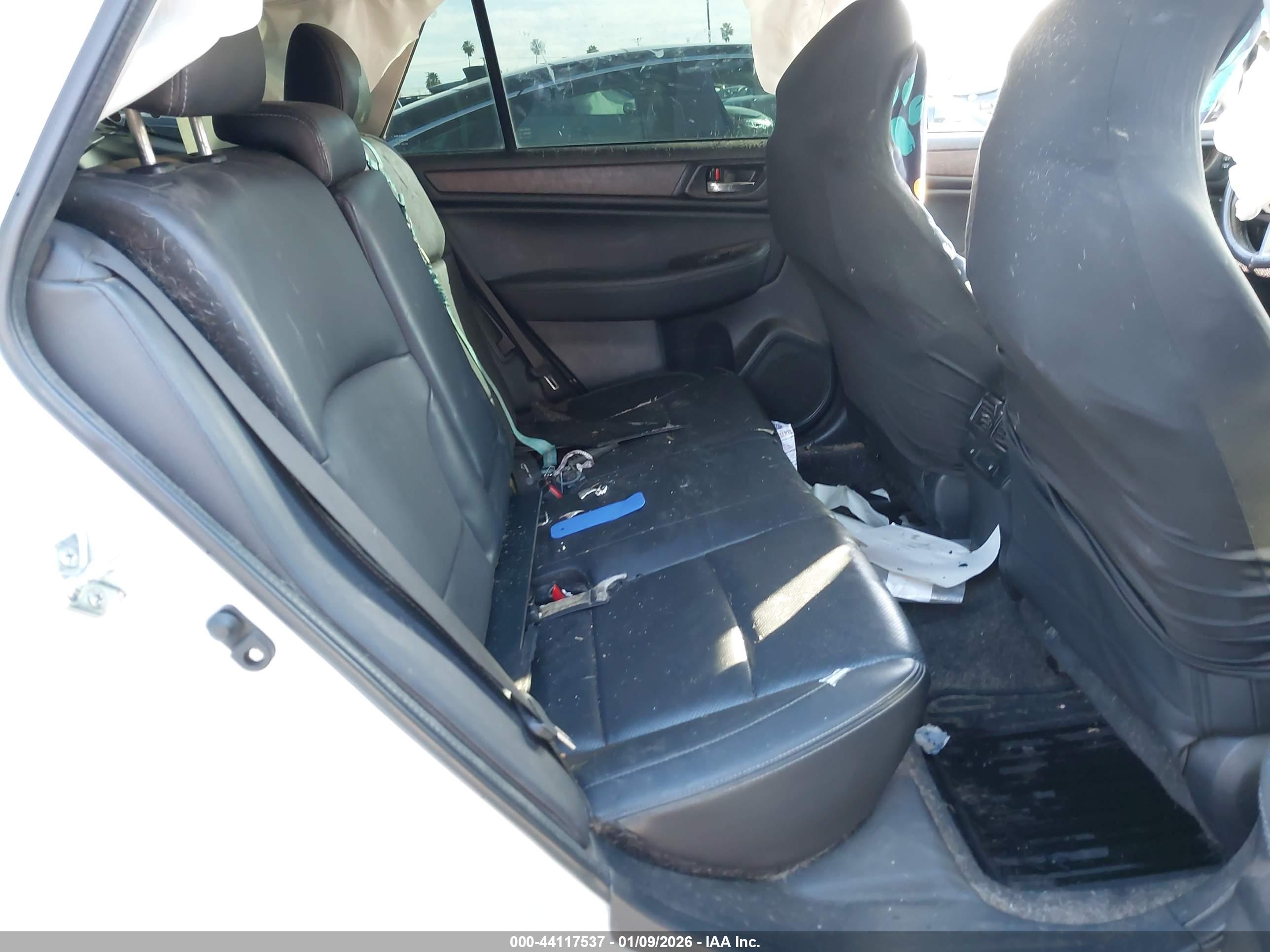 SUBARU OUTBACK image 8