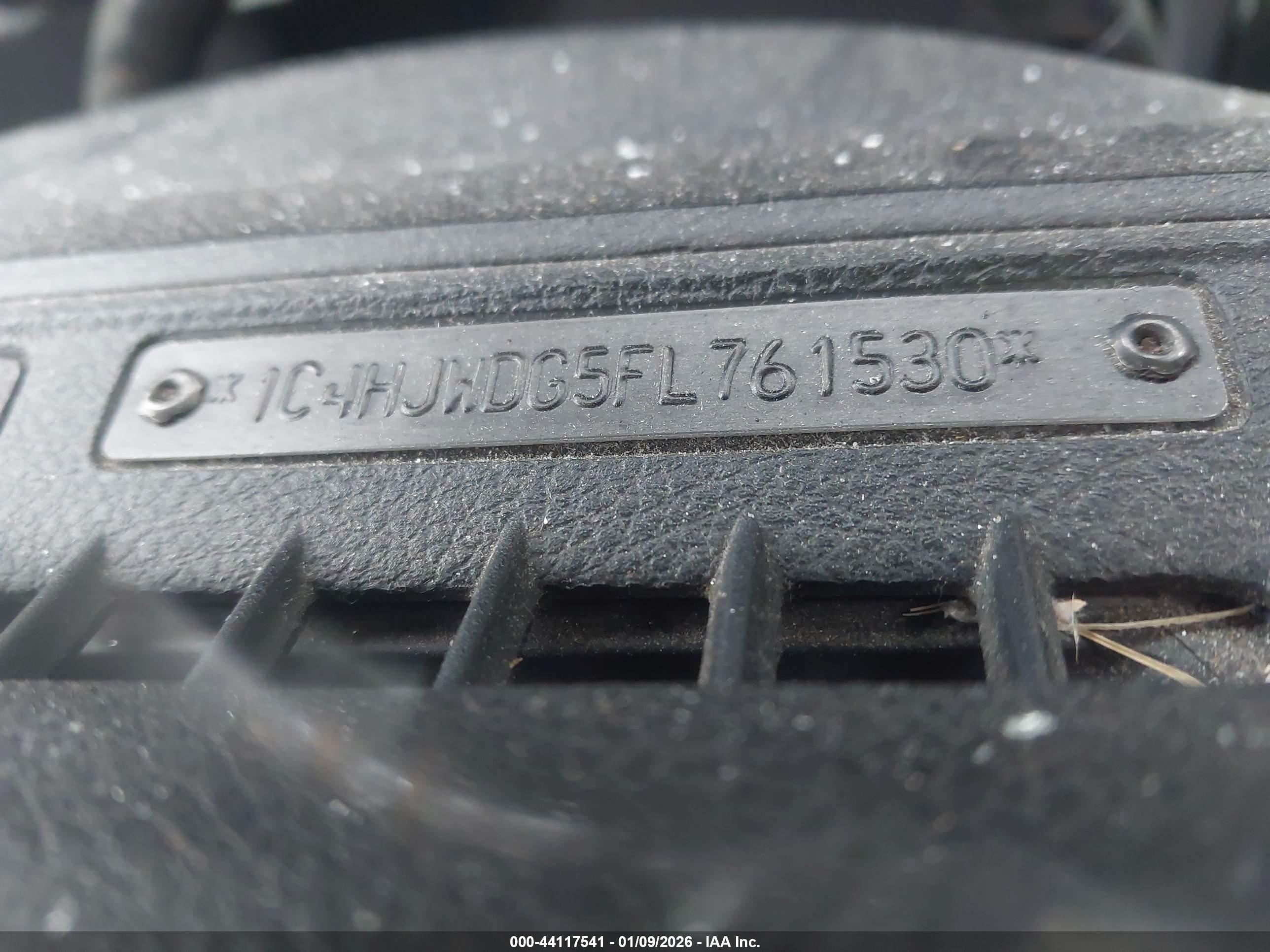 JEEP WRANGLER image 9