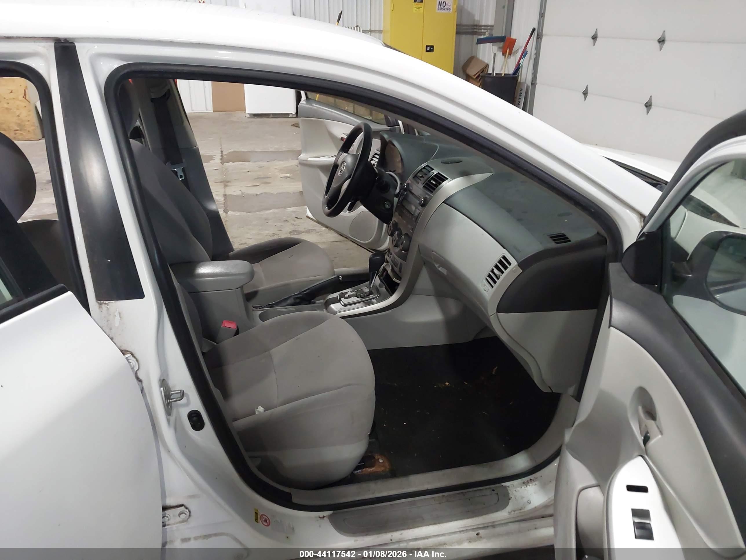 TOYOTA COROLLA image 5