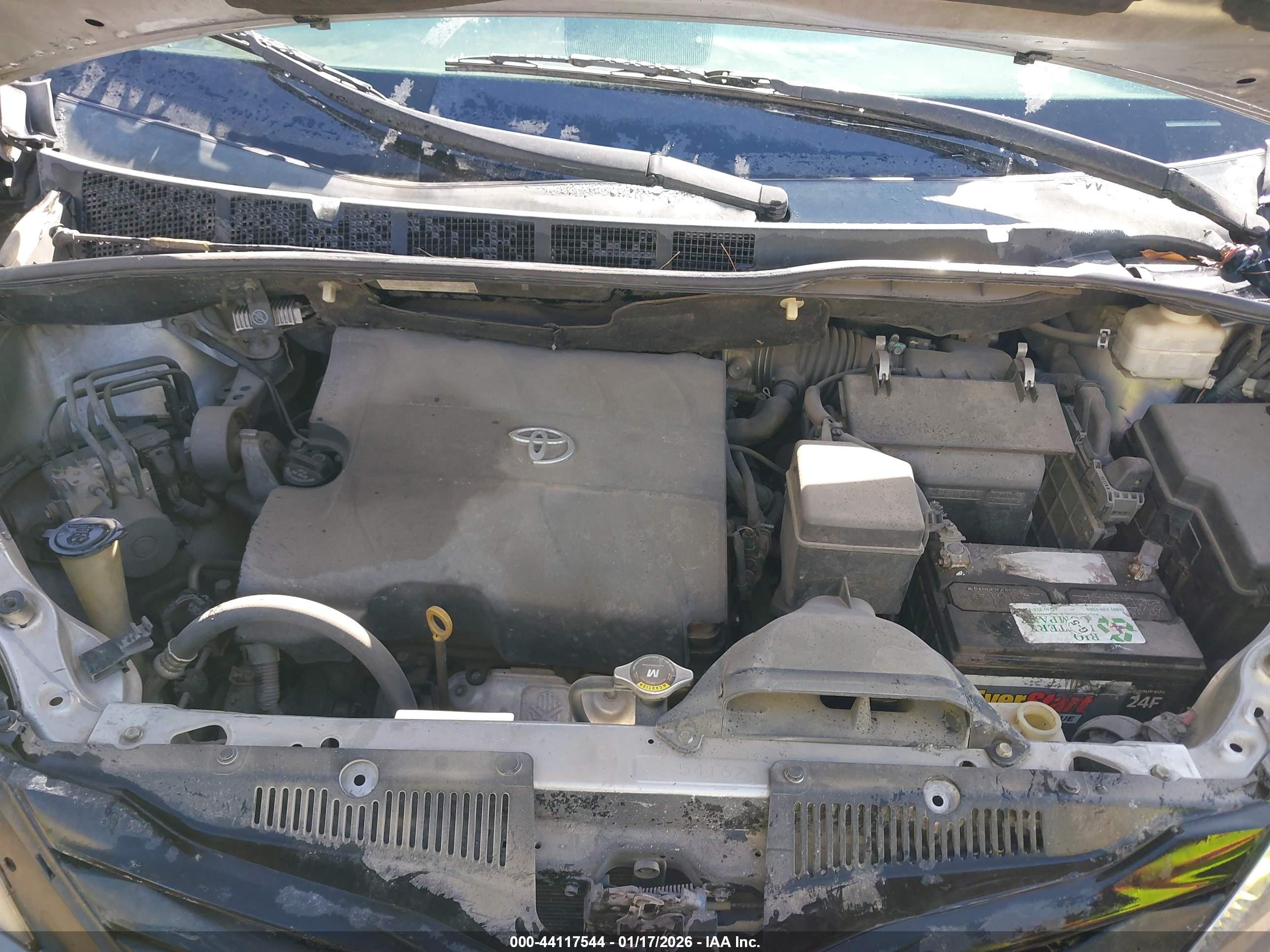 TOYOTA SIENNA image 10