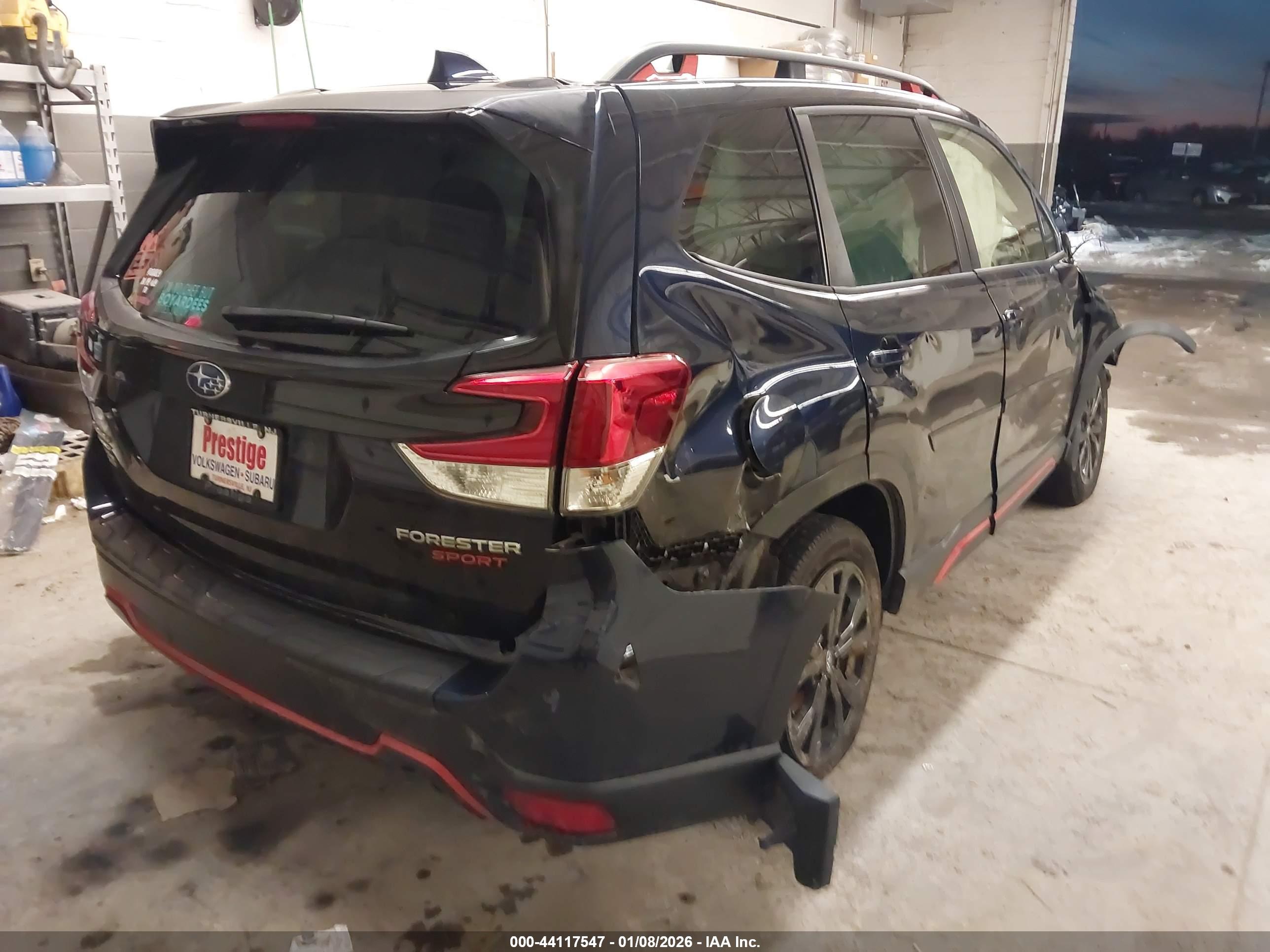 SUBARU FORESTER image 4