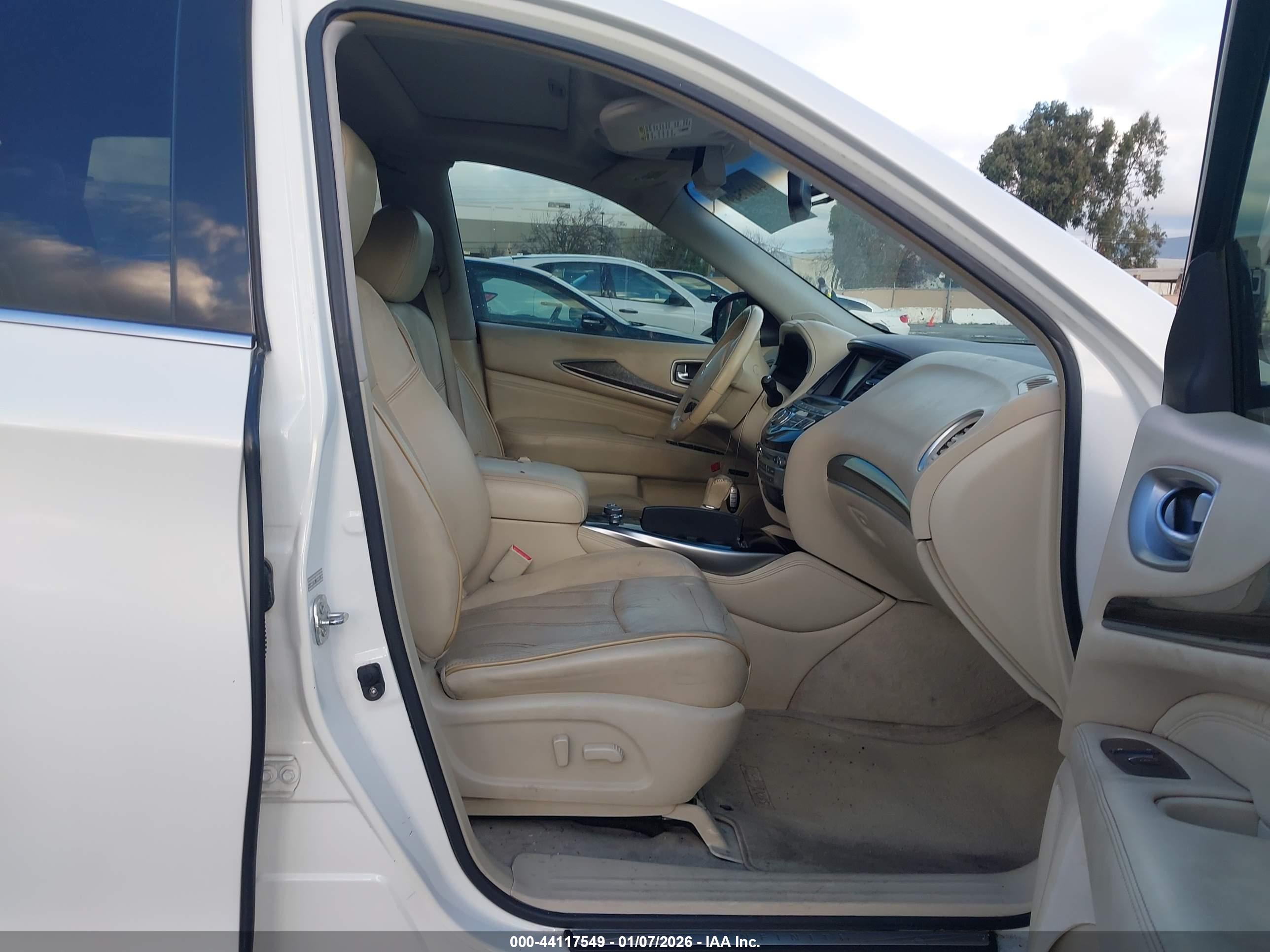 INFINITI JX35 image 5