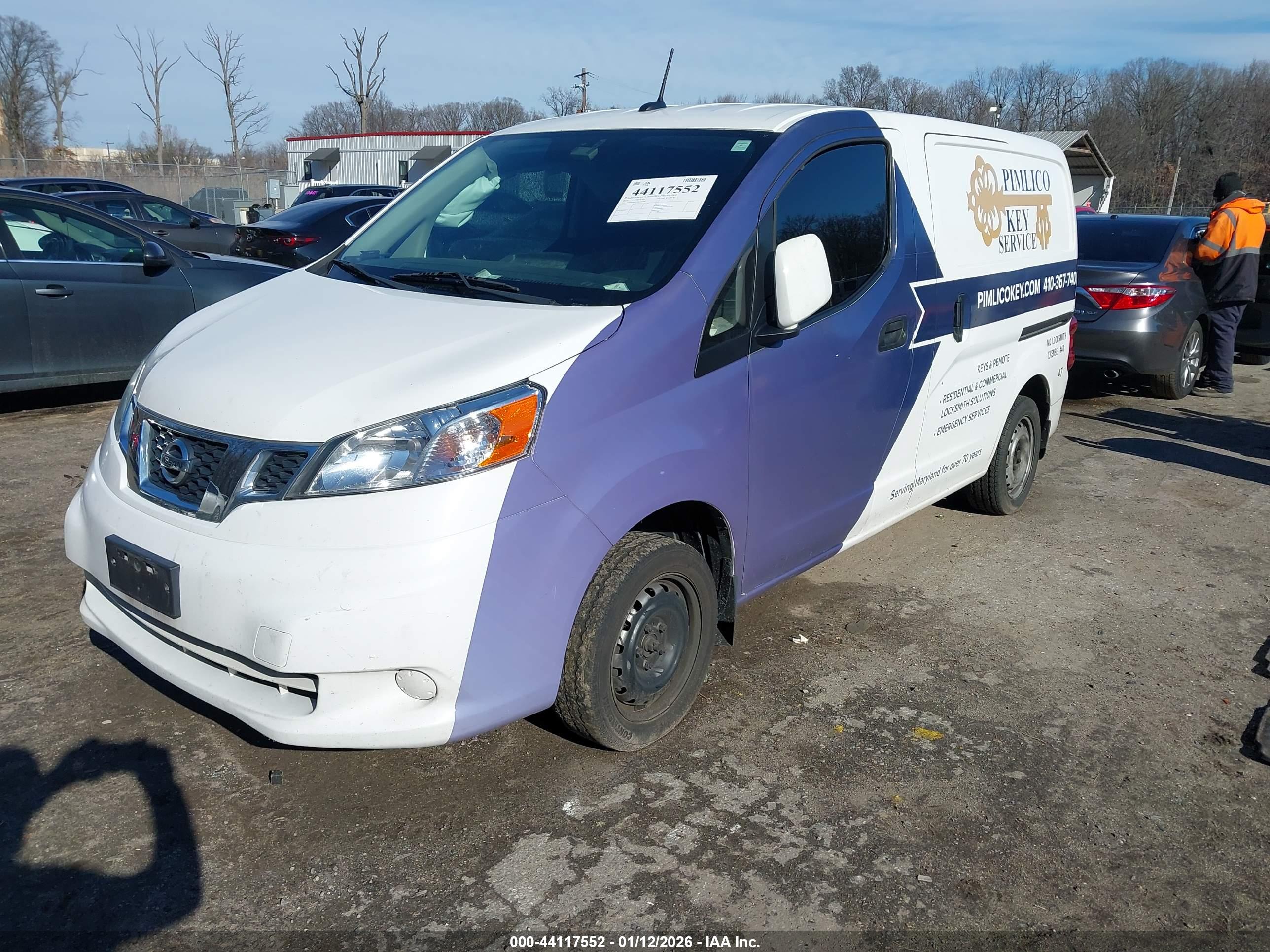 NISSAN NV200 image 2