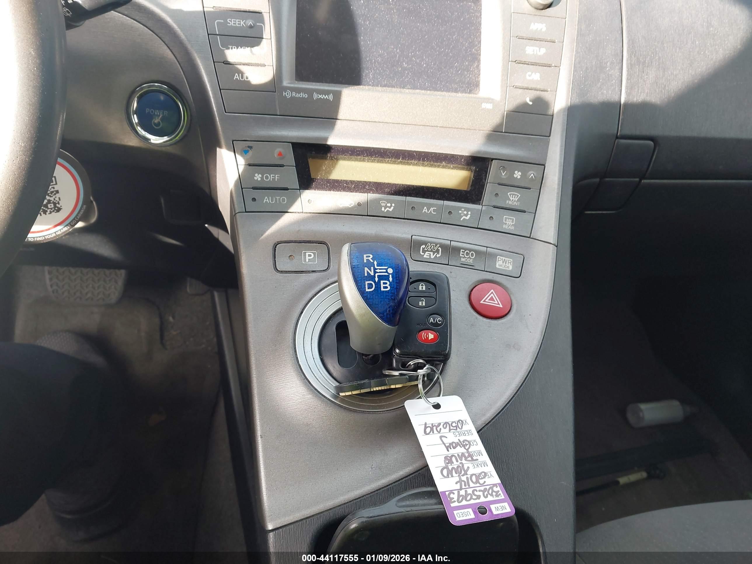 TOYOTA PRIUS image 11