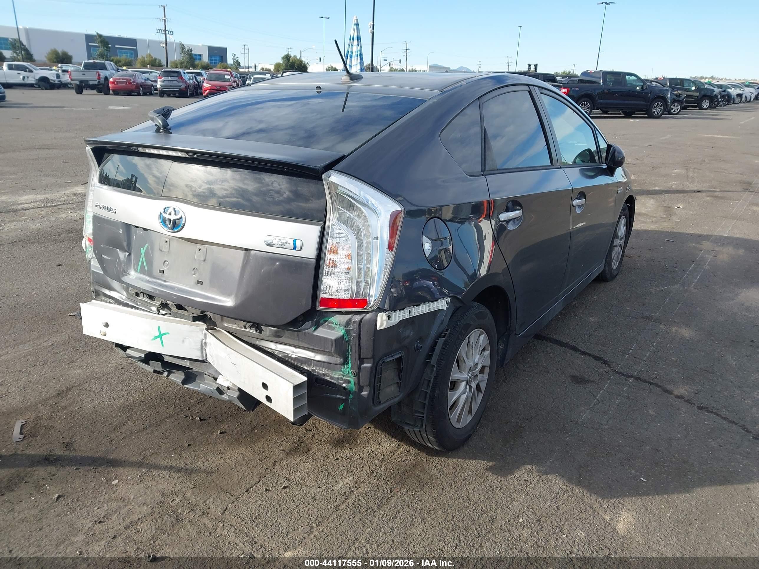 TOYOTA PRIUS image 4