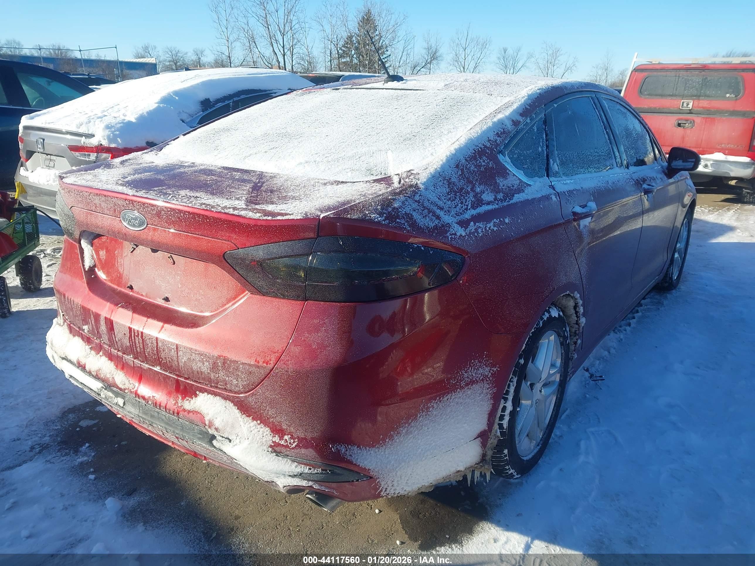 FORD FUSION image 4