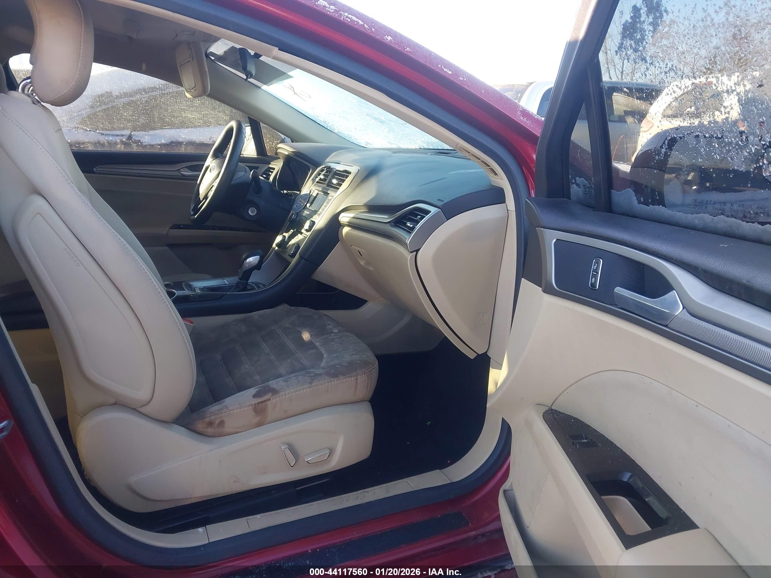 FORD FUSION image 5