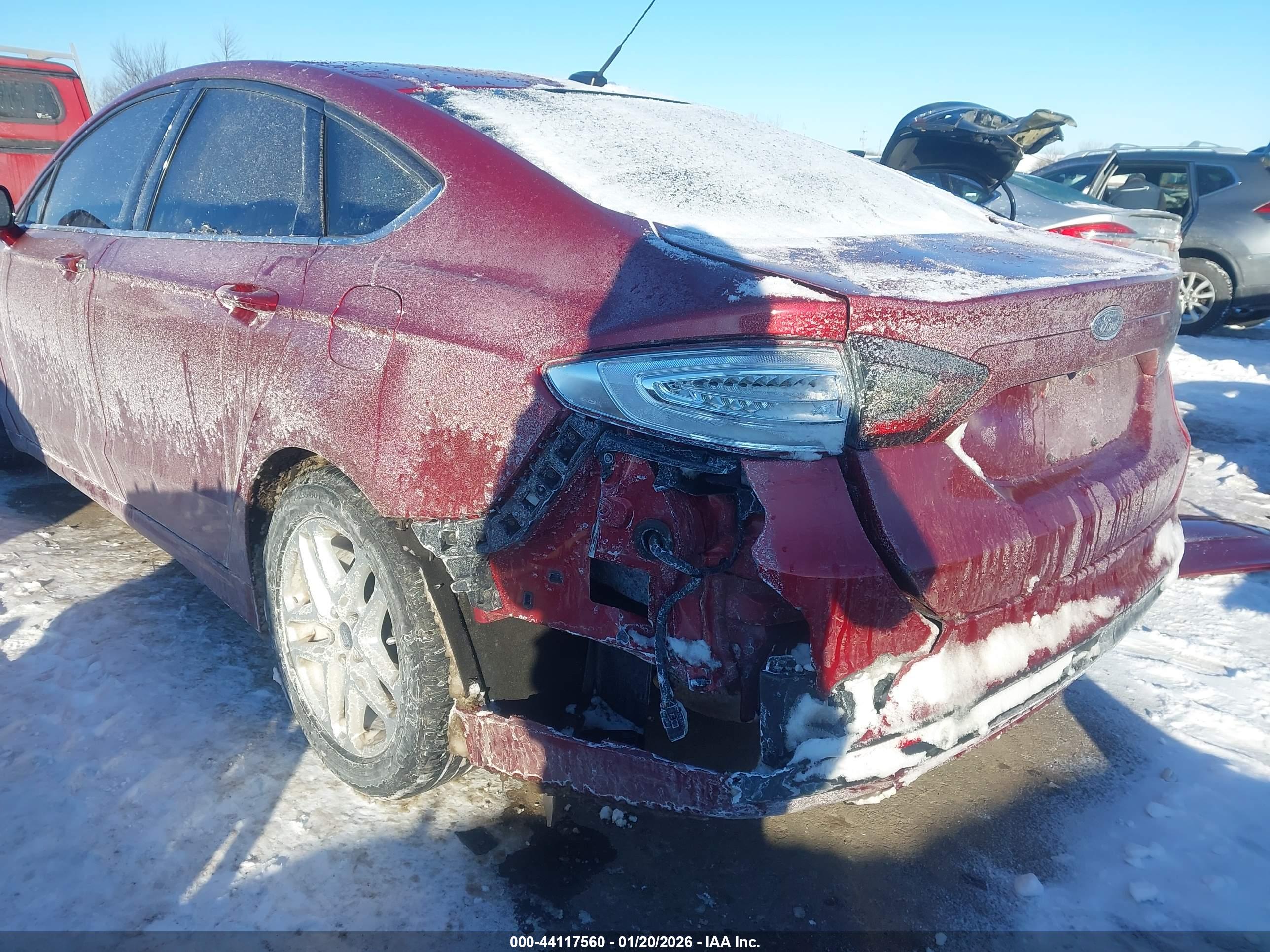 FORD FUSION image 6