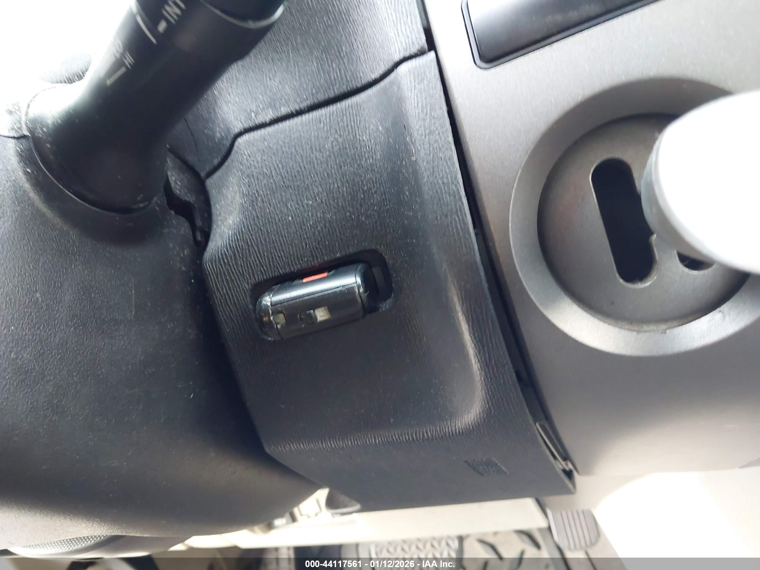 TOYOTA PRIUS image 11