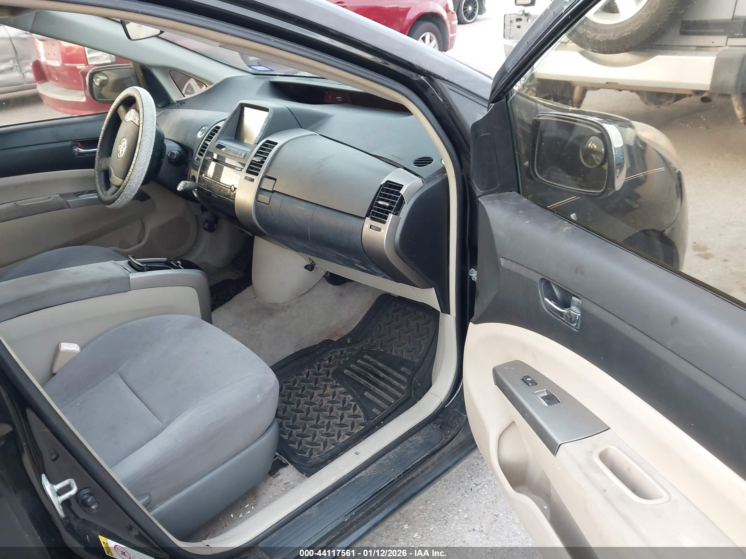 TOYOTA PRIUS image 5