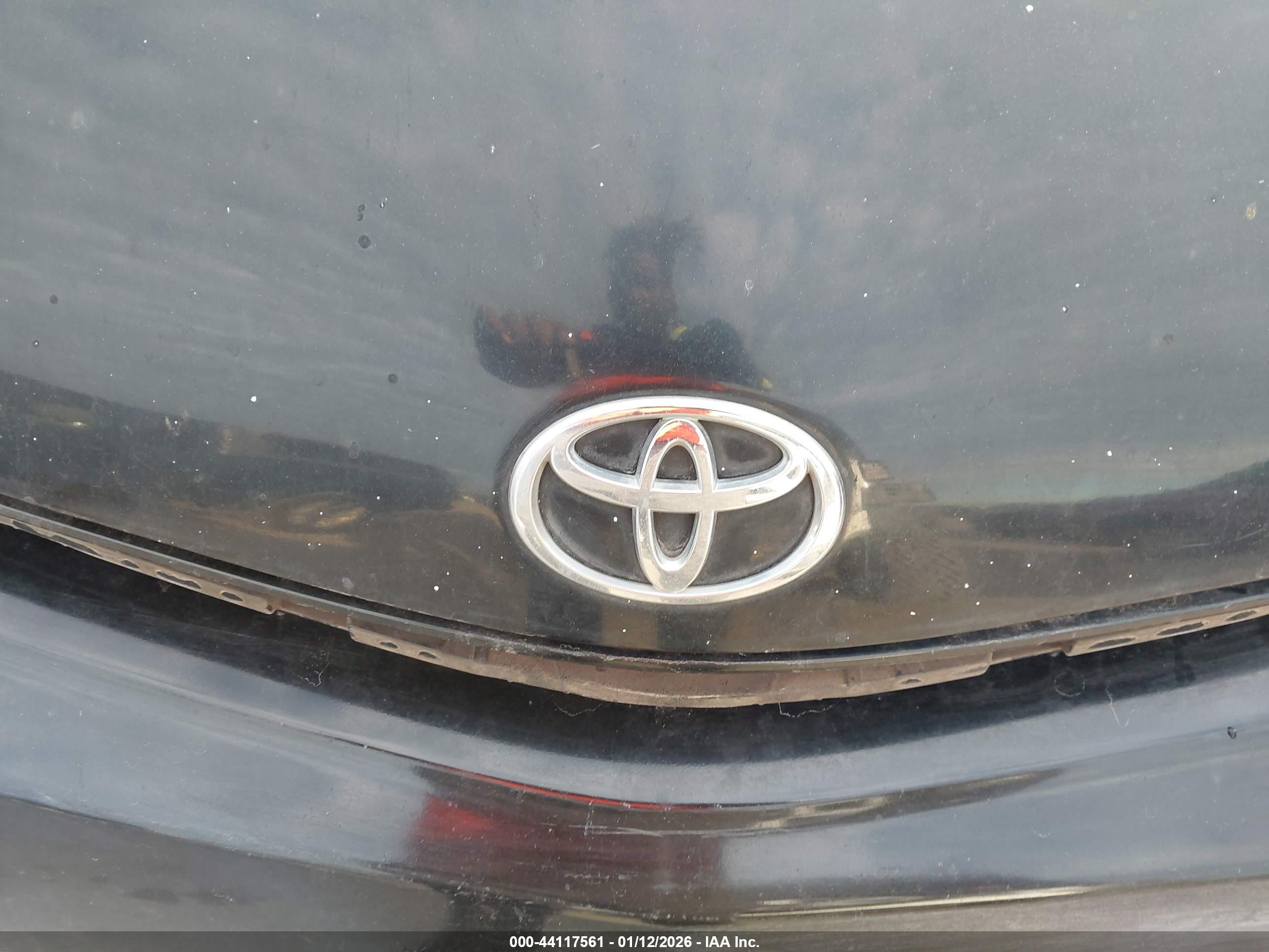 TOYOTA PRIUS image 6