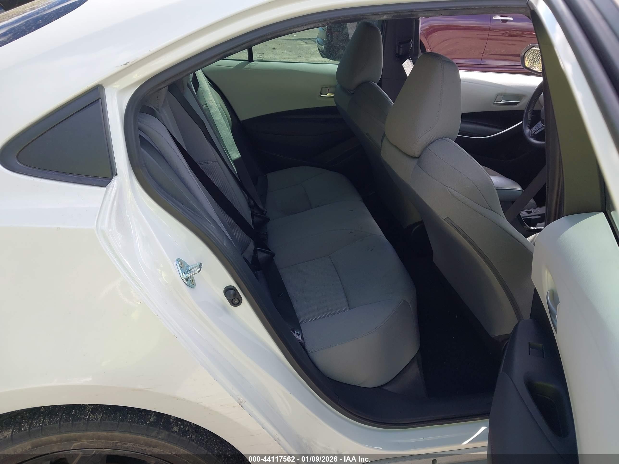 TOYOTA COROLLA image 8