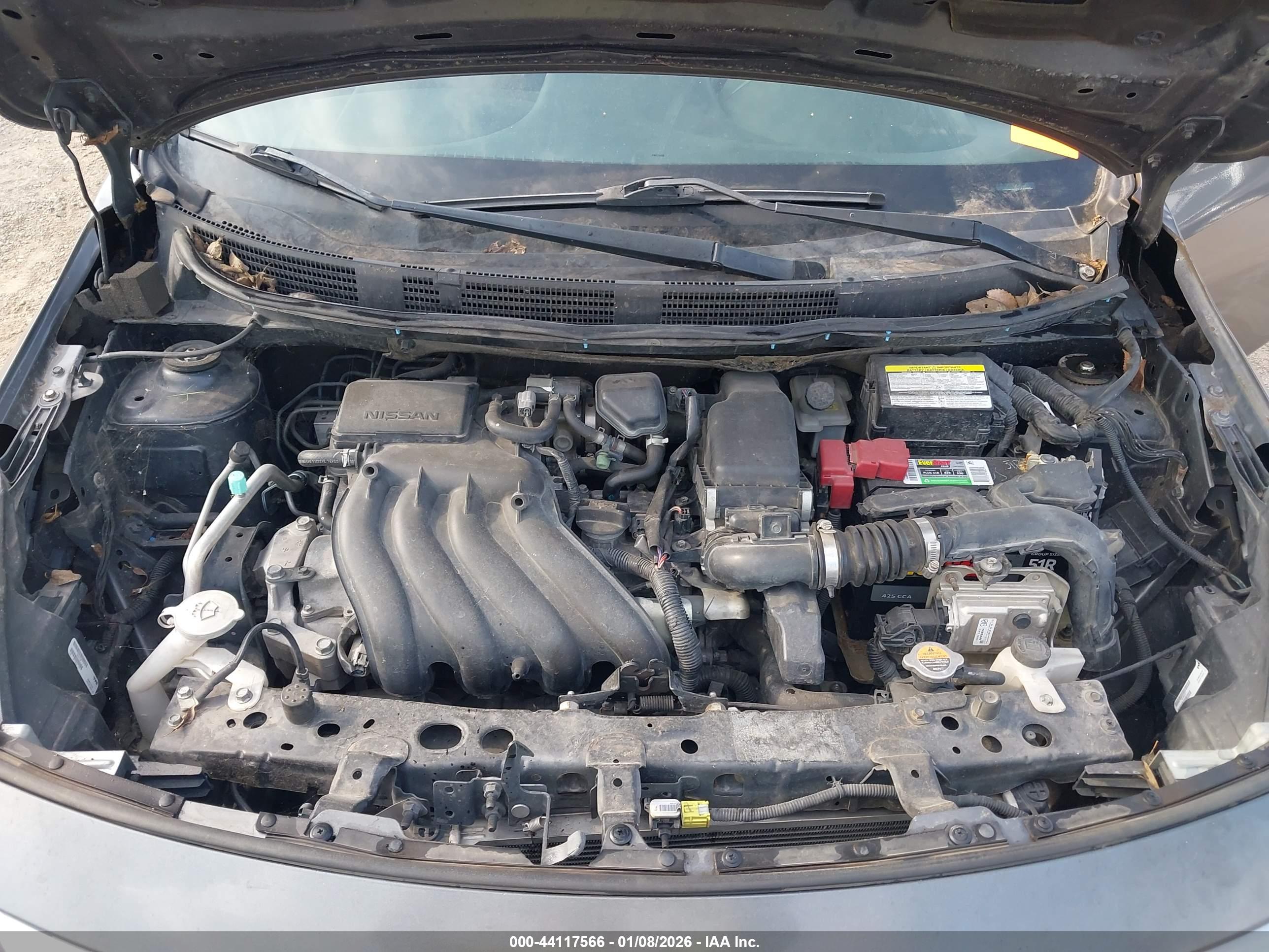 NISSAN VERSA image 10