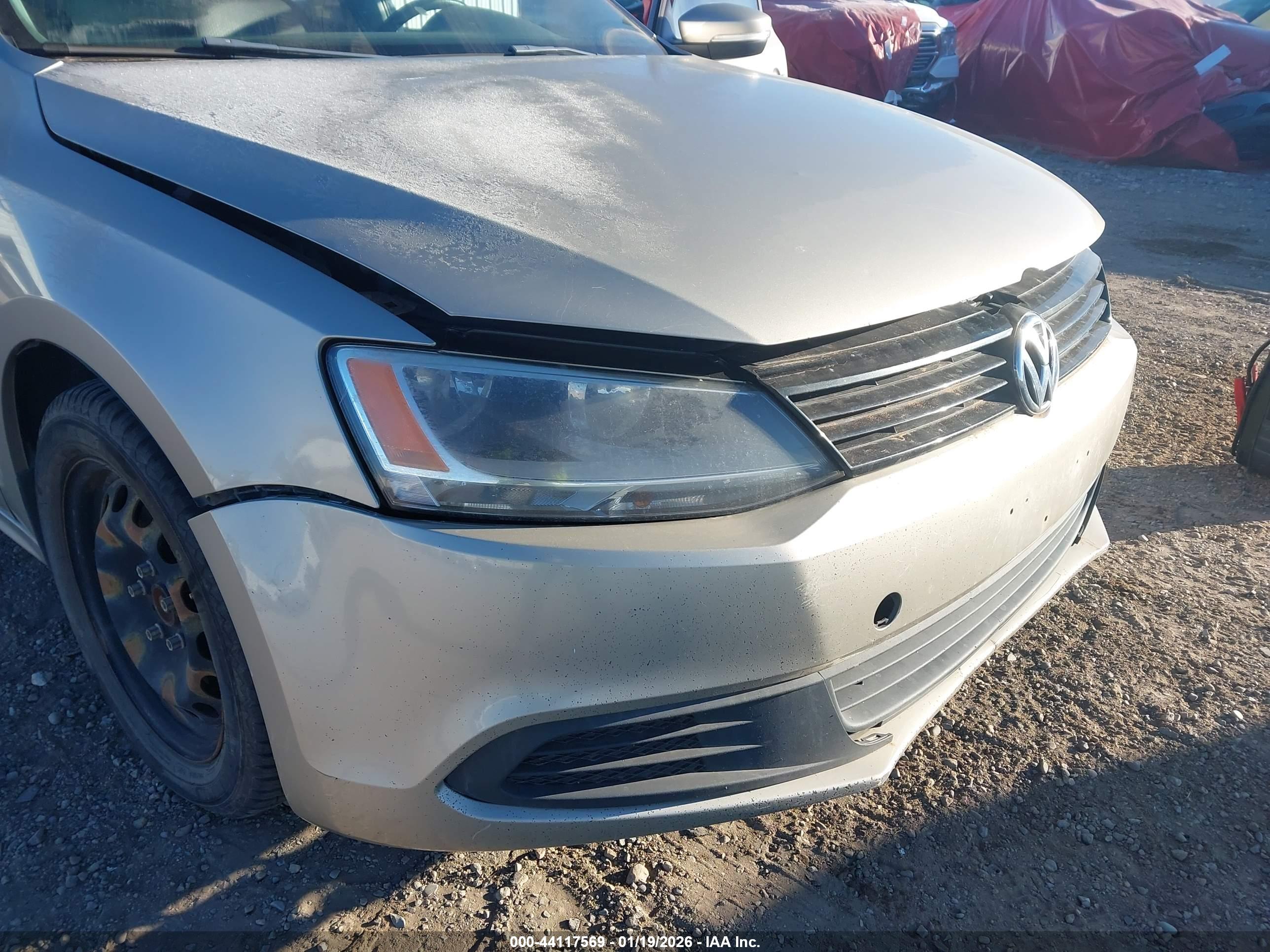 VOLKSWAGEN JETTA image 6