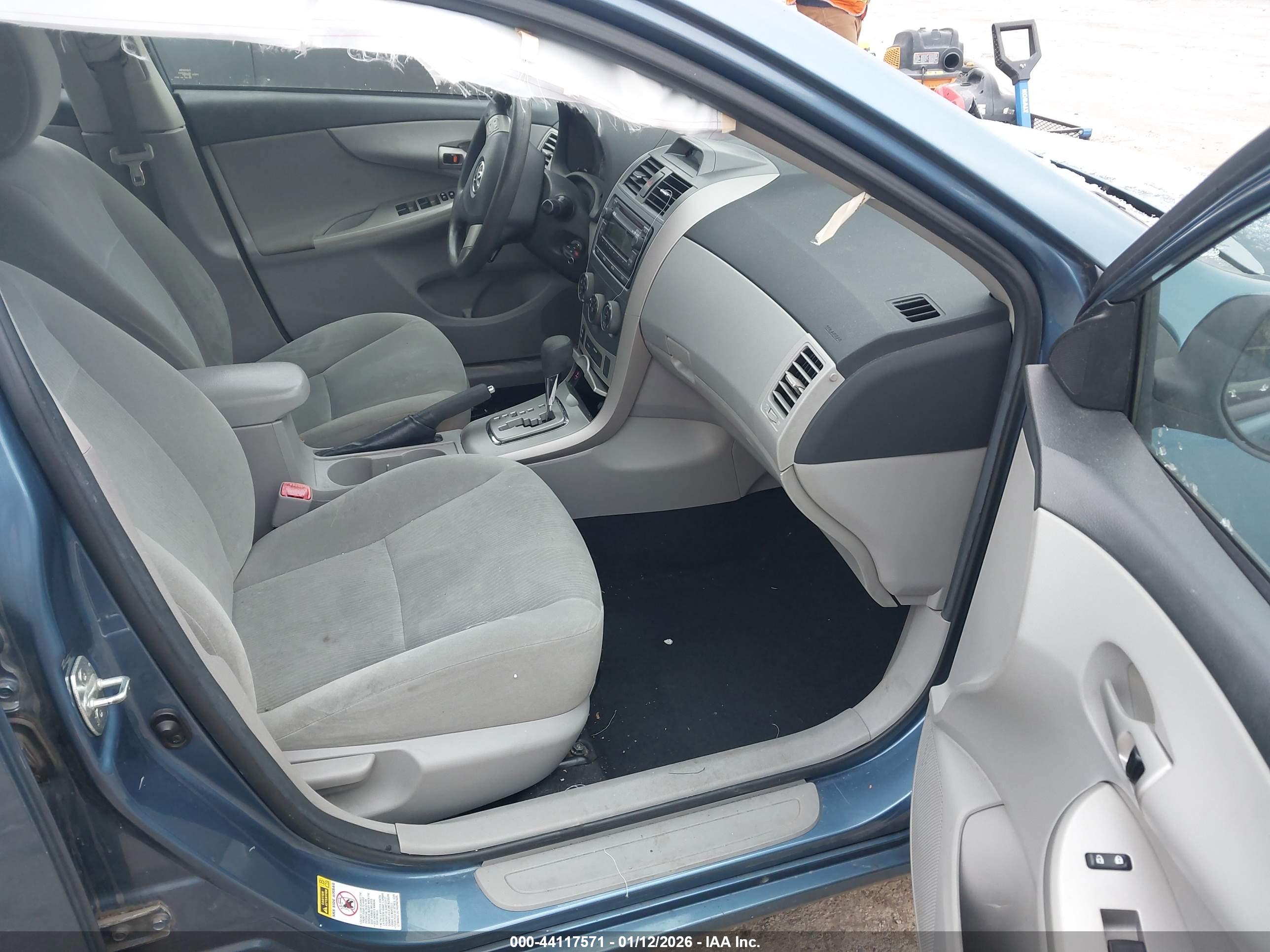 TOYOTA COROLLA image 5