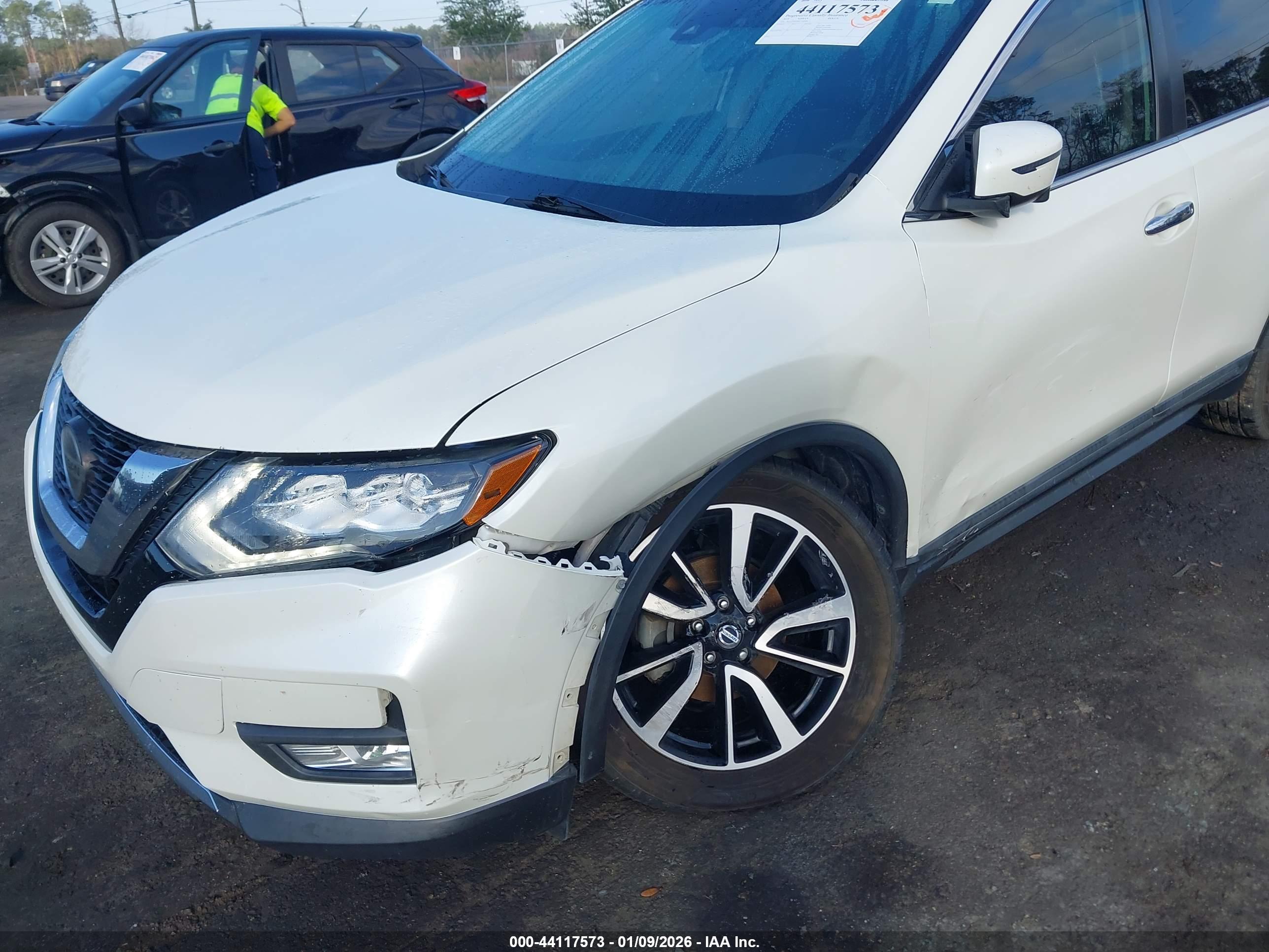 NISSAN ROGUE image 6