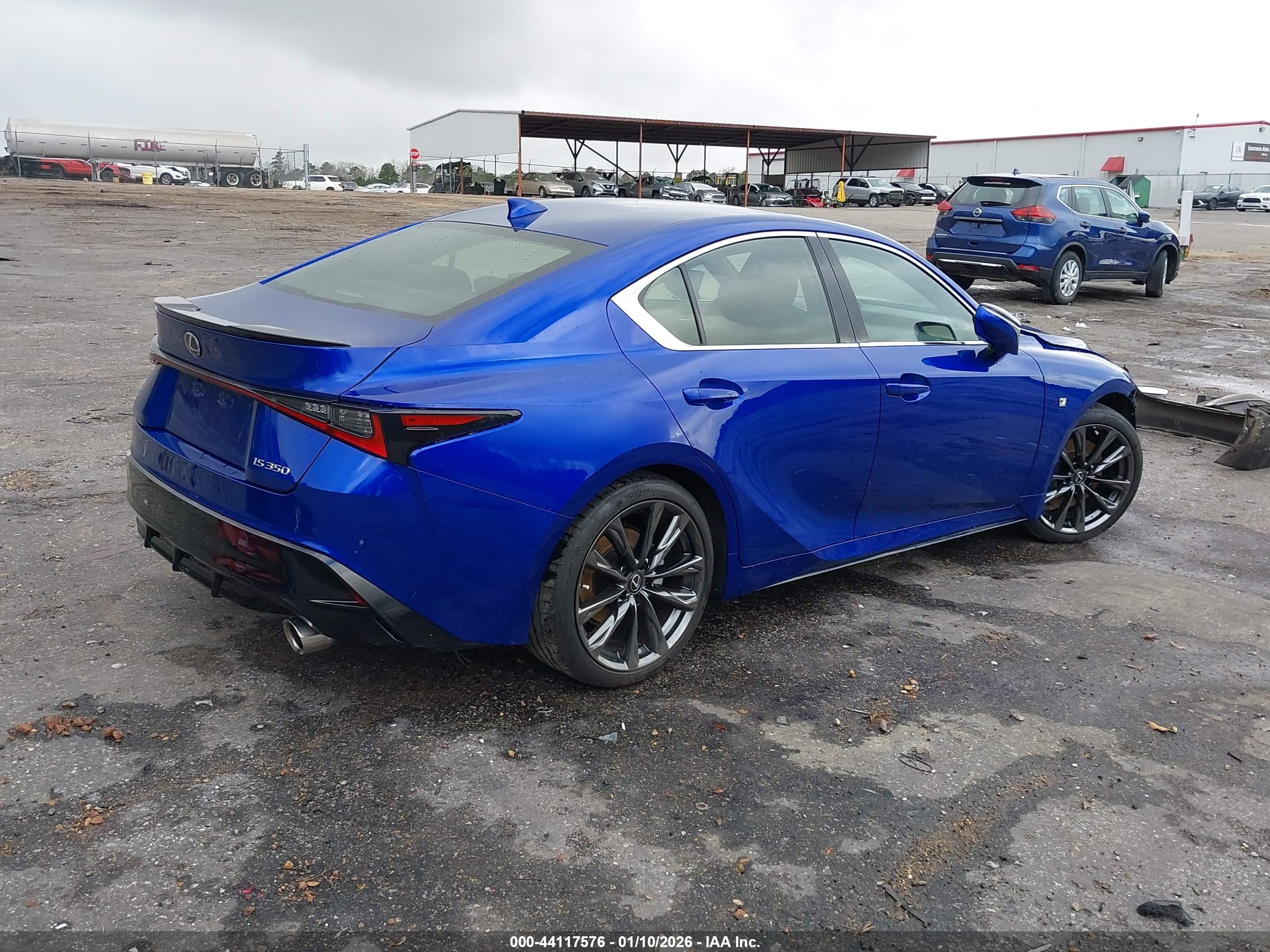 LEXUS IS image 4