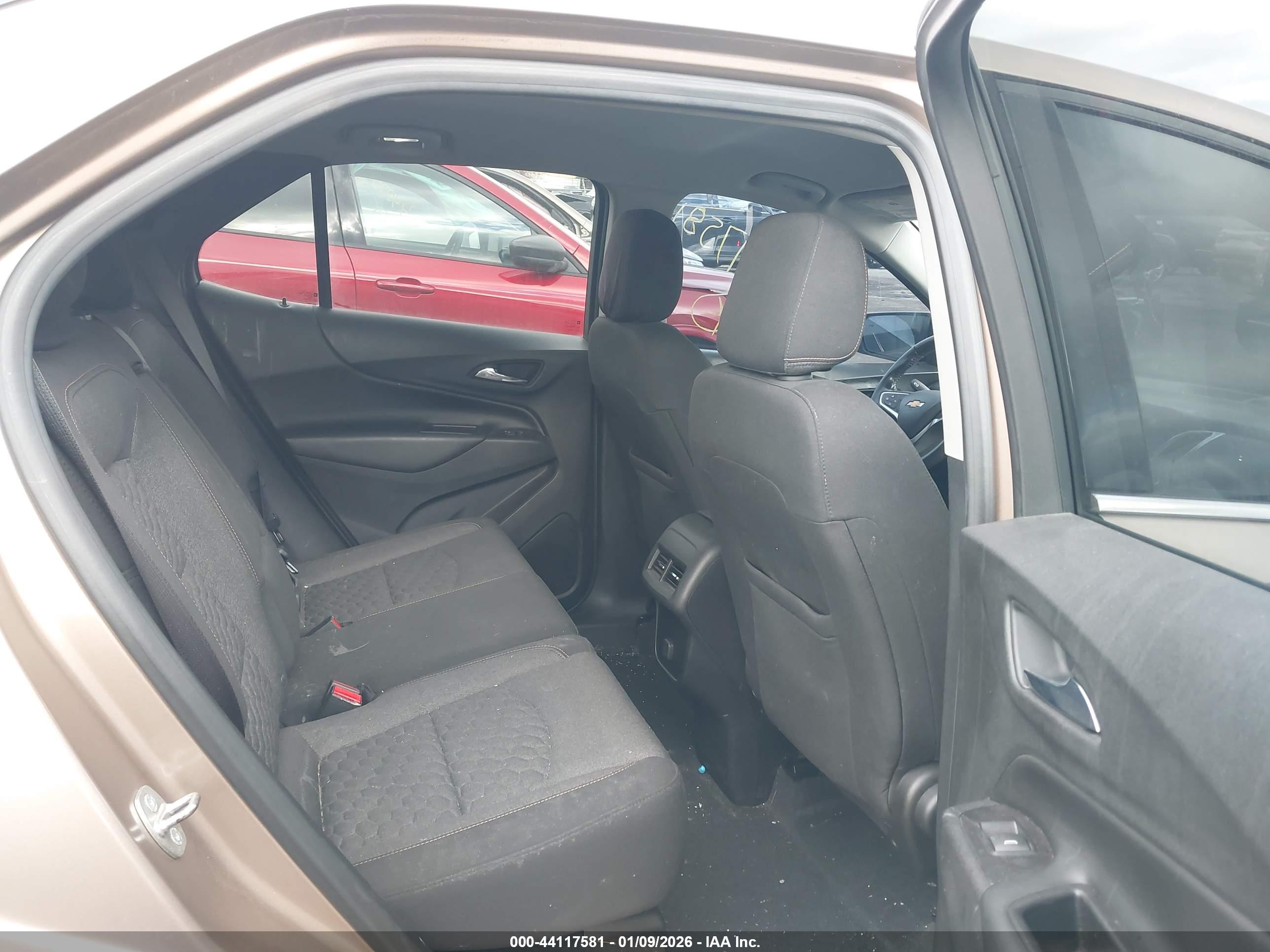CHEVROLET EQUINOX image 8