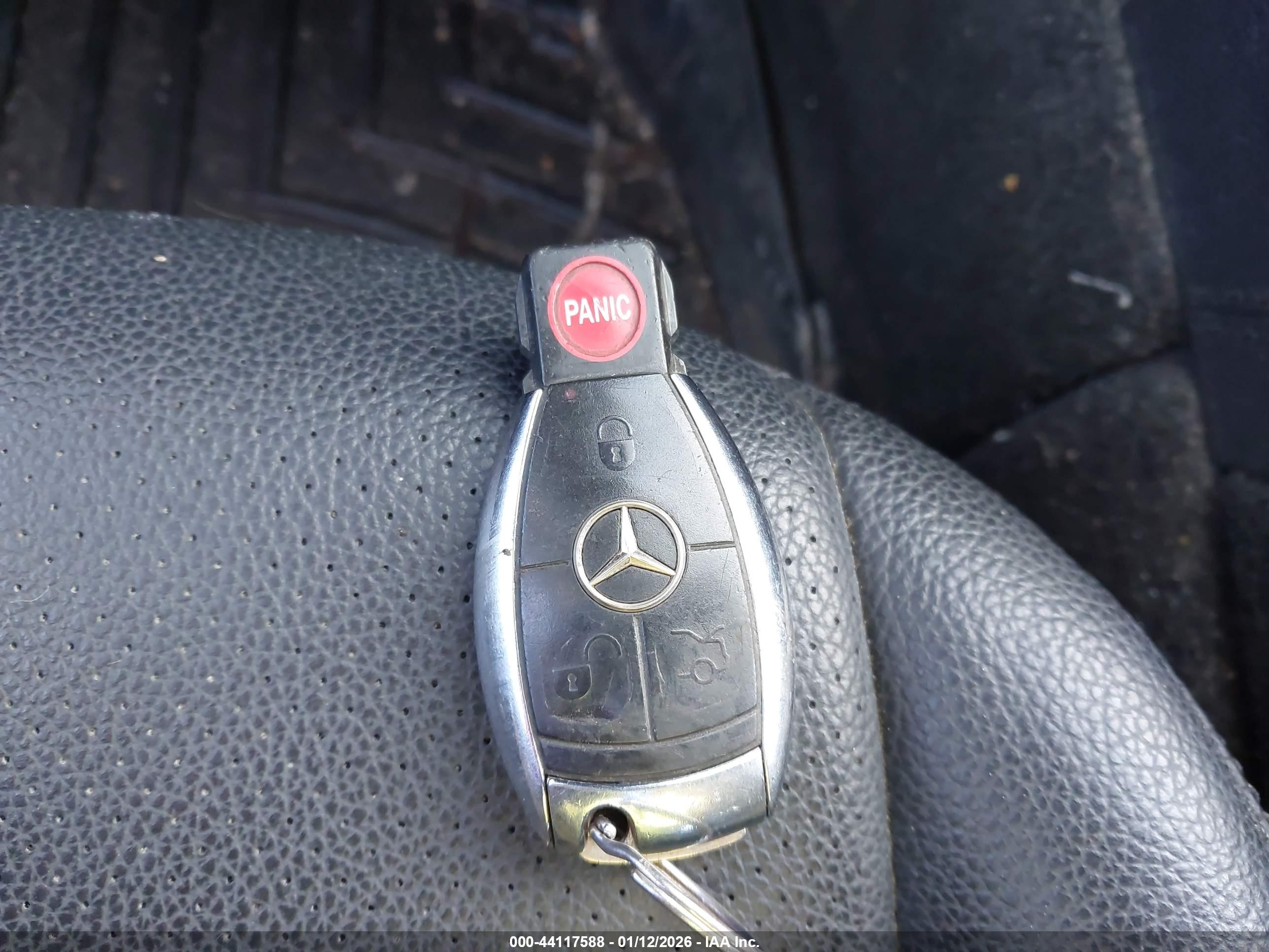 MERCEDES-BENZ E image 11