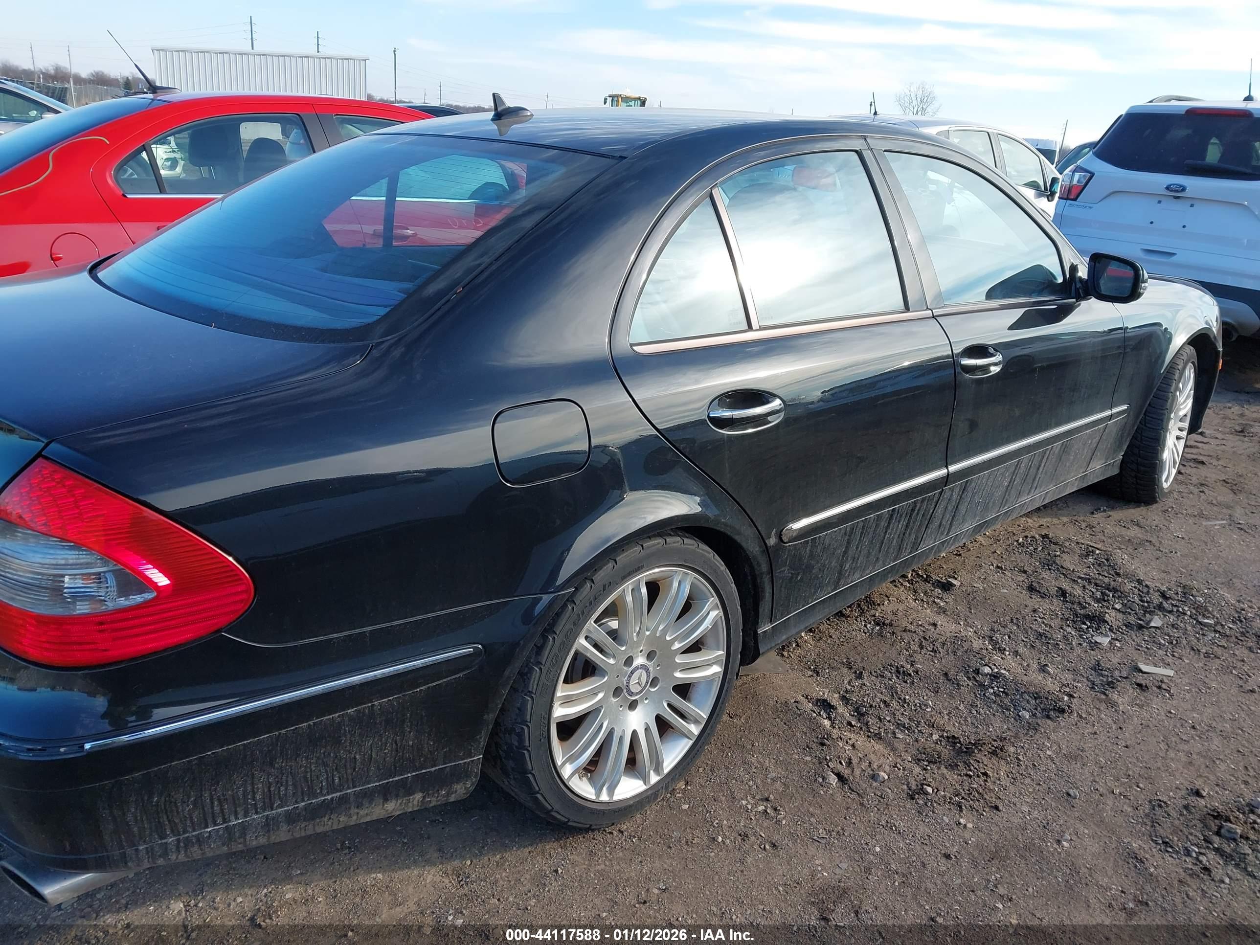 MERCEDES-BENZ E image 4