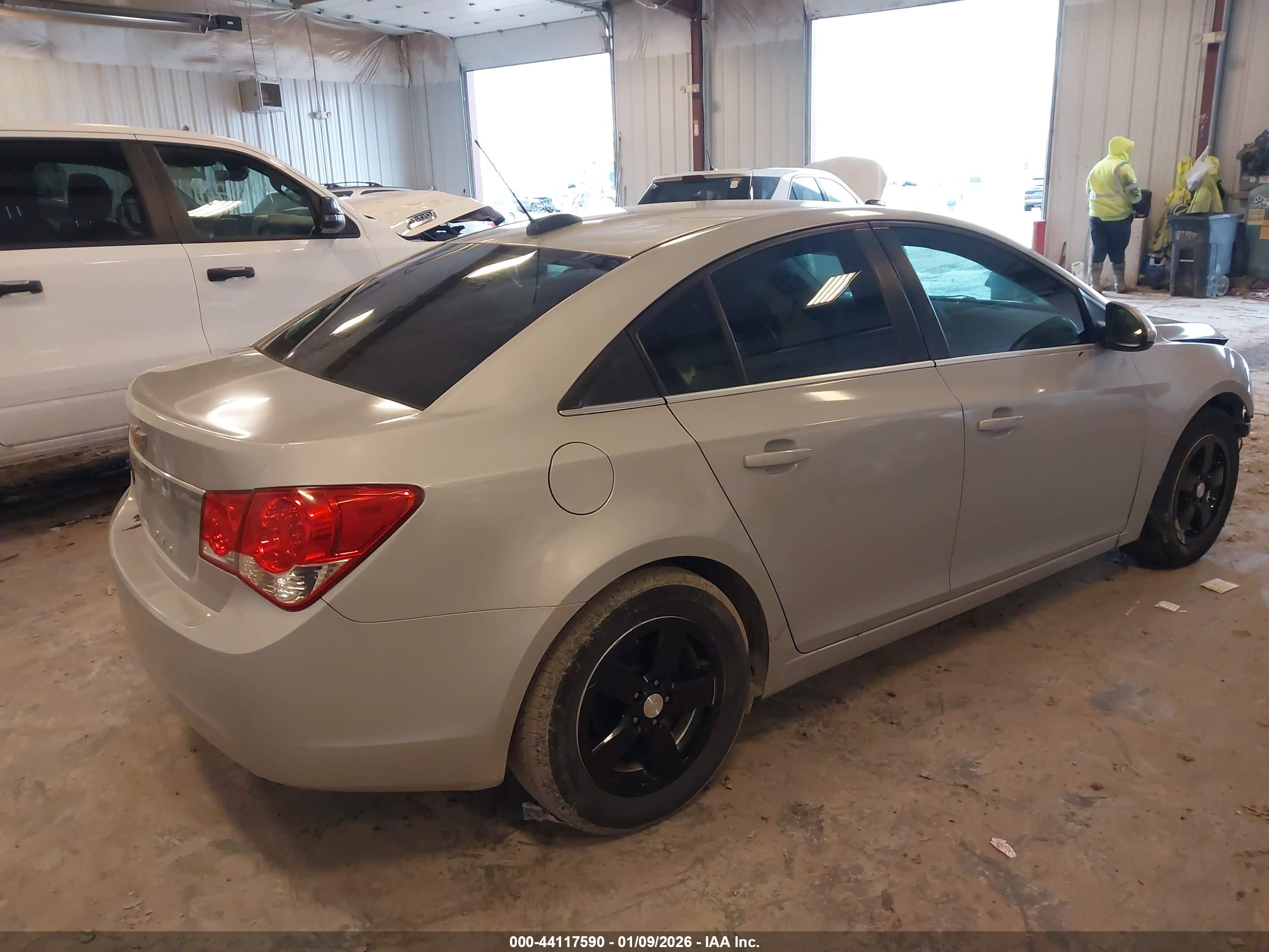 CHEVROLET CRUZE image 4