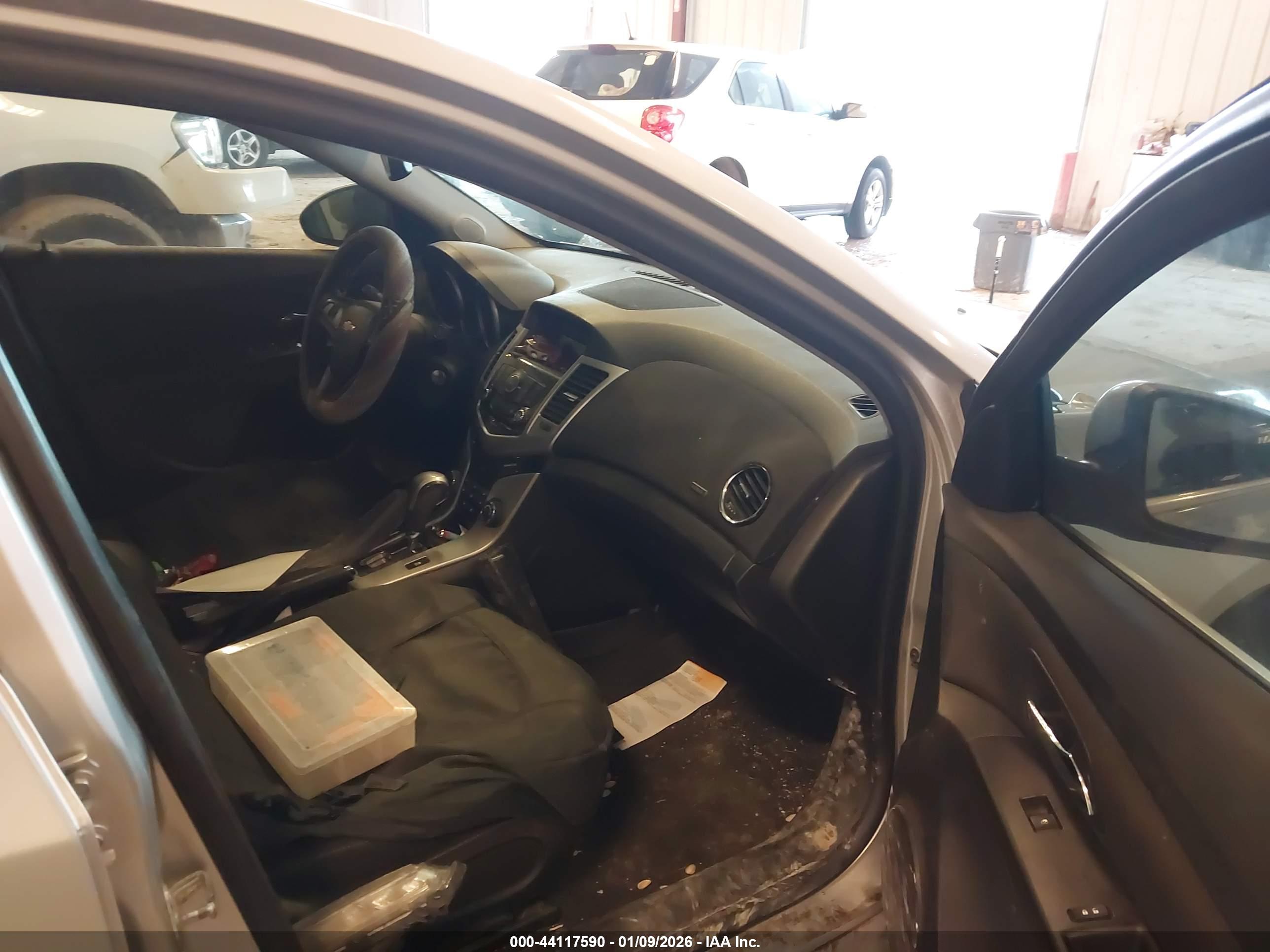 CHEVROLET CRUZE image 5