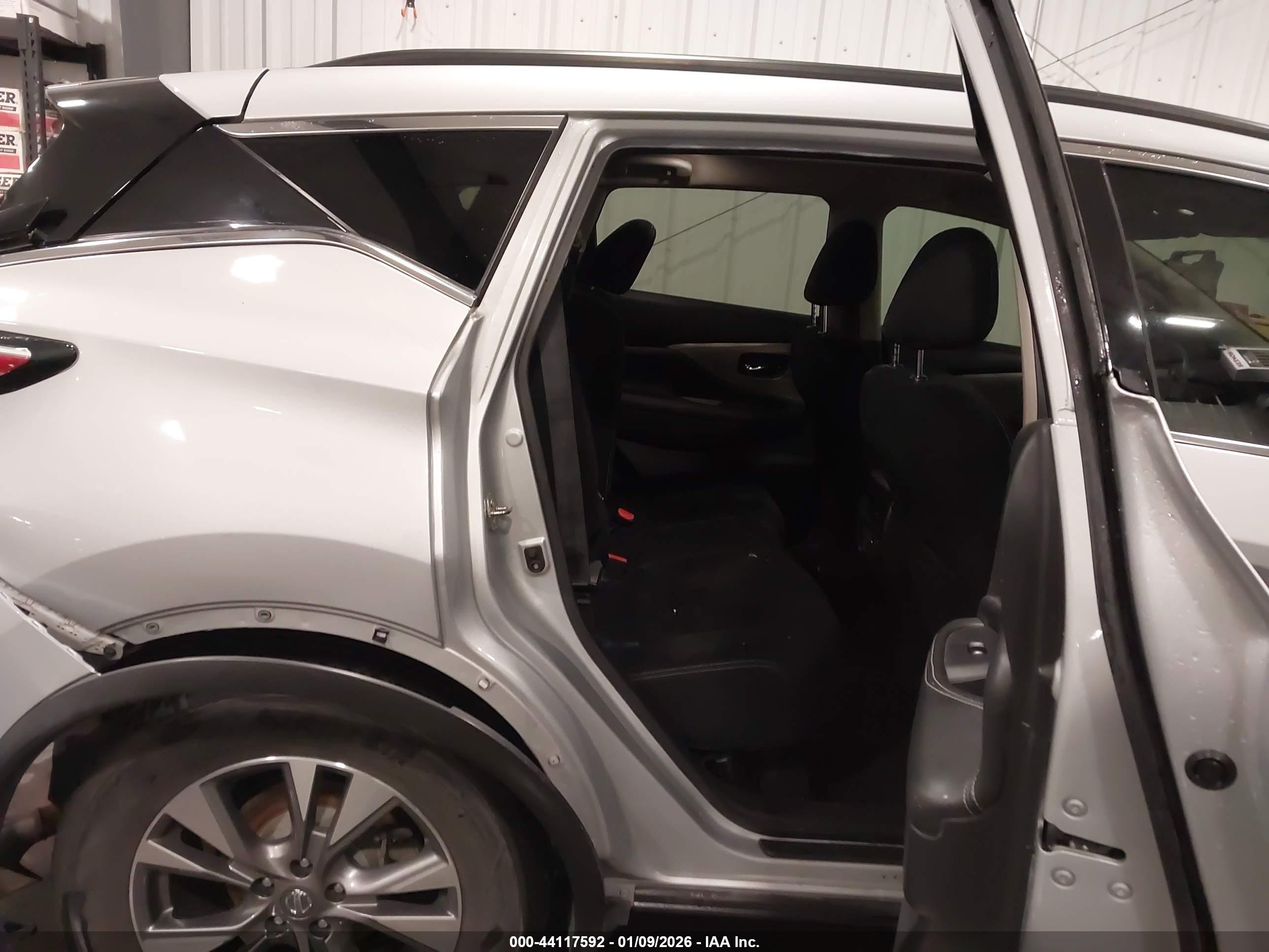 NISSAN MURANO image 8