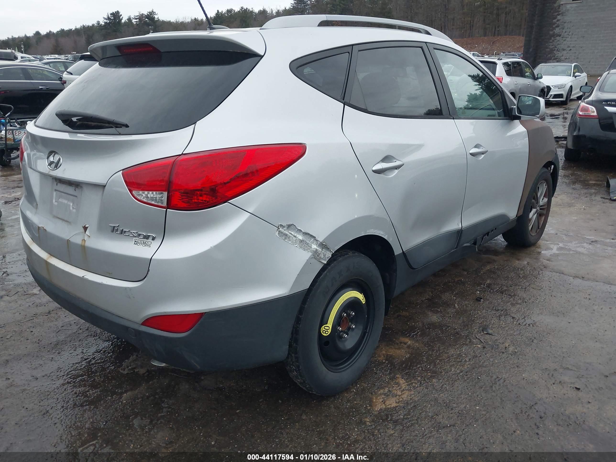 HYUNDAI TUCSON image 4