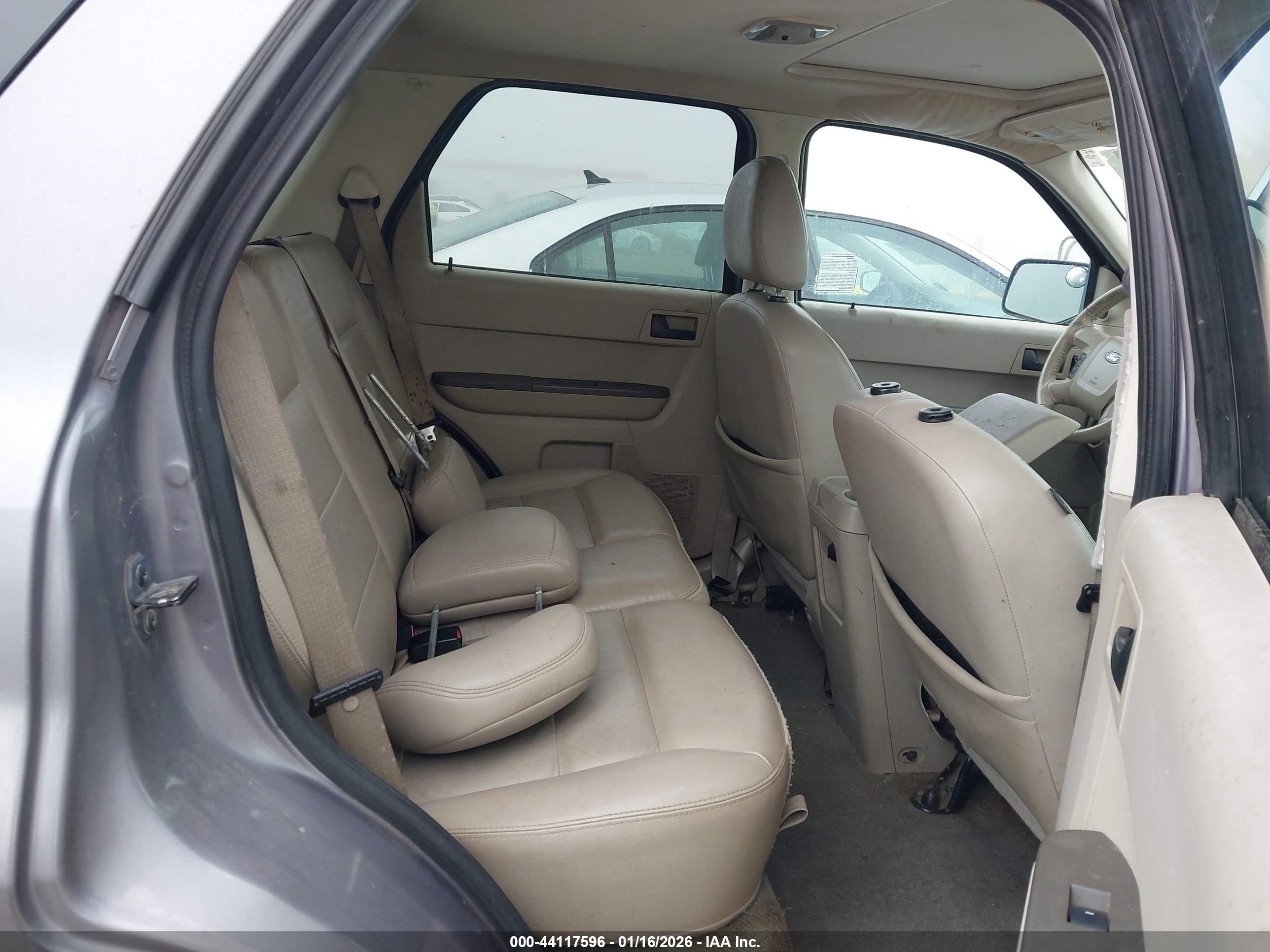 FORD ESCAPE image 8
