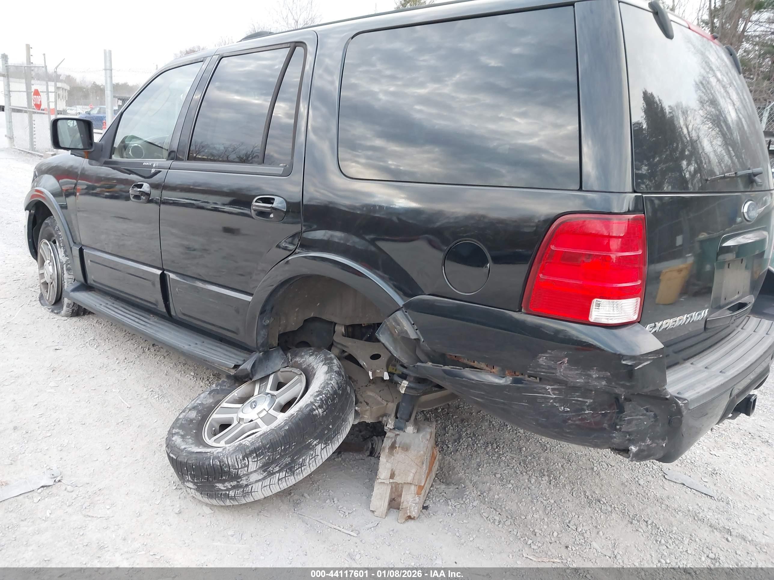 FORD EXPEDITION image 3