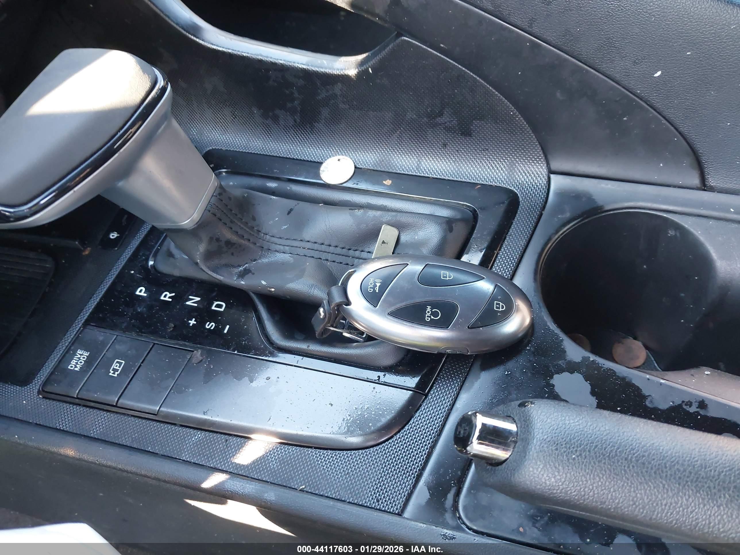 HYUNDAI ELANTRA image 11