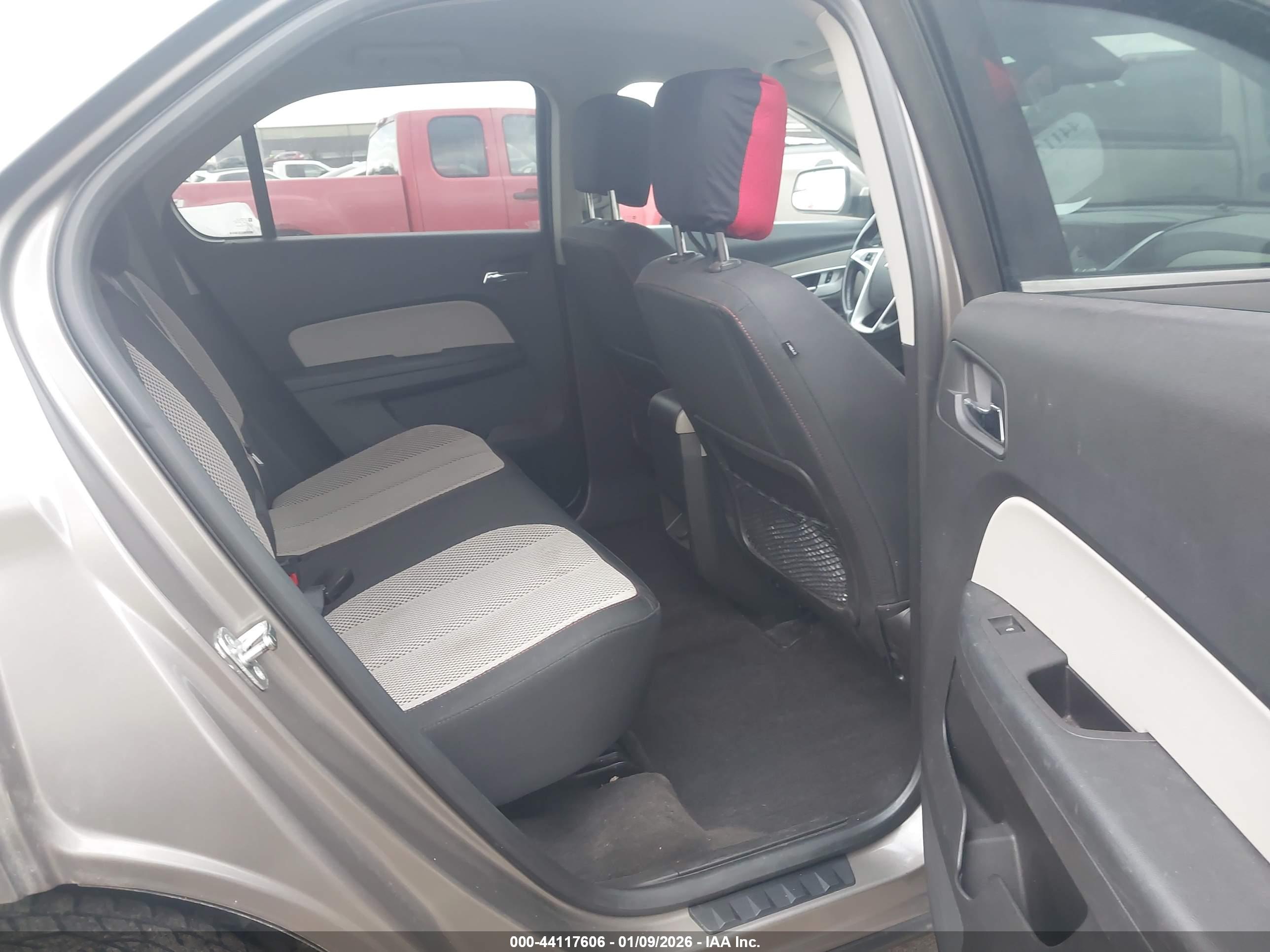 CHEVROLET EQUINOX image 8