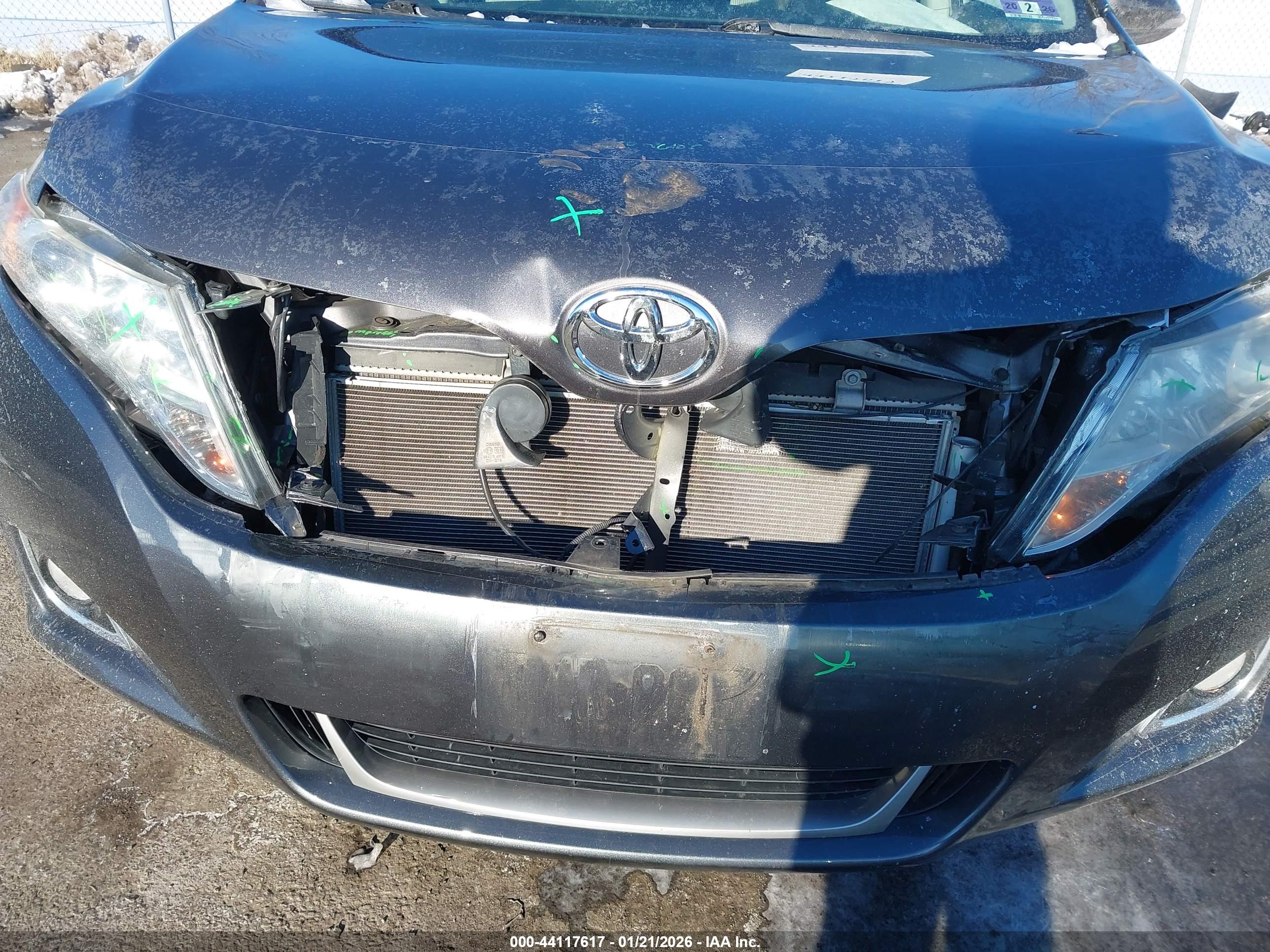 TOYOTA VENZA image 6