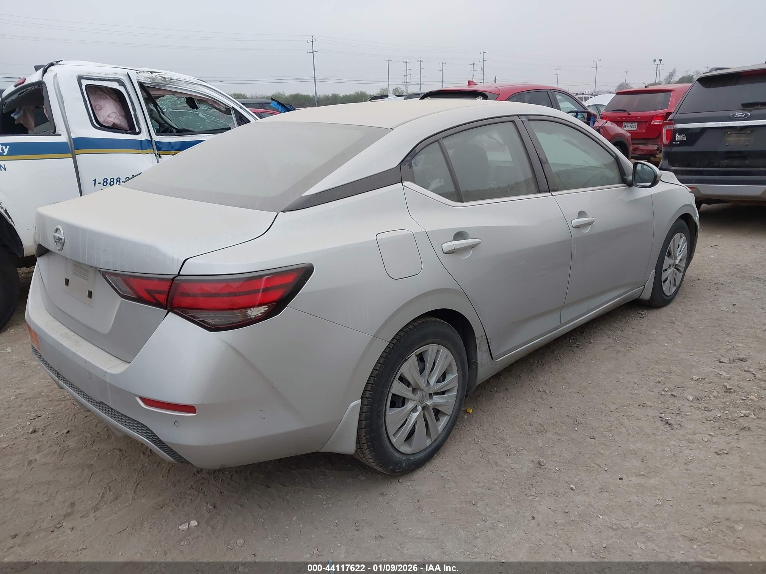 NISSAN SENTRA image 4
