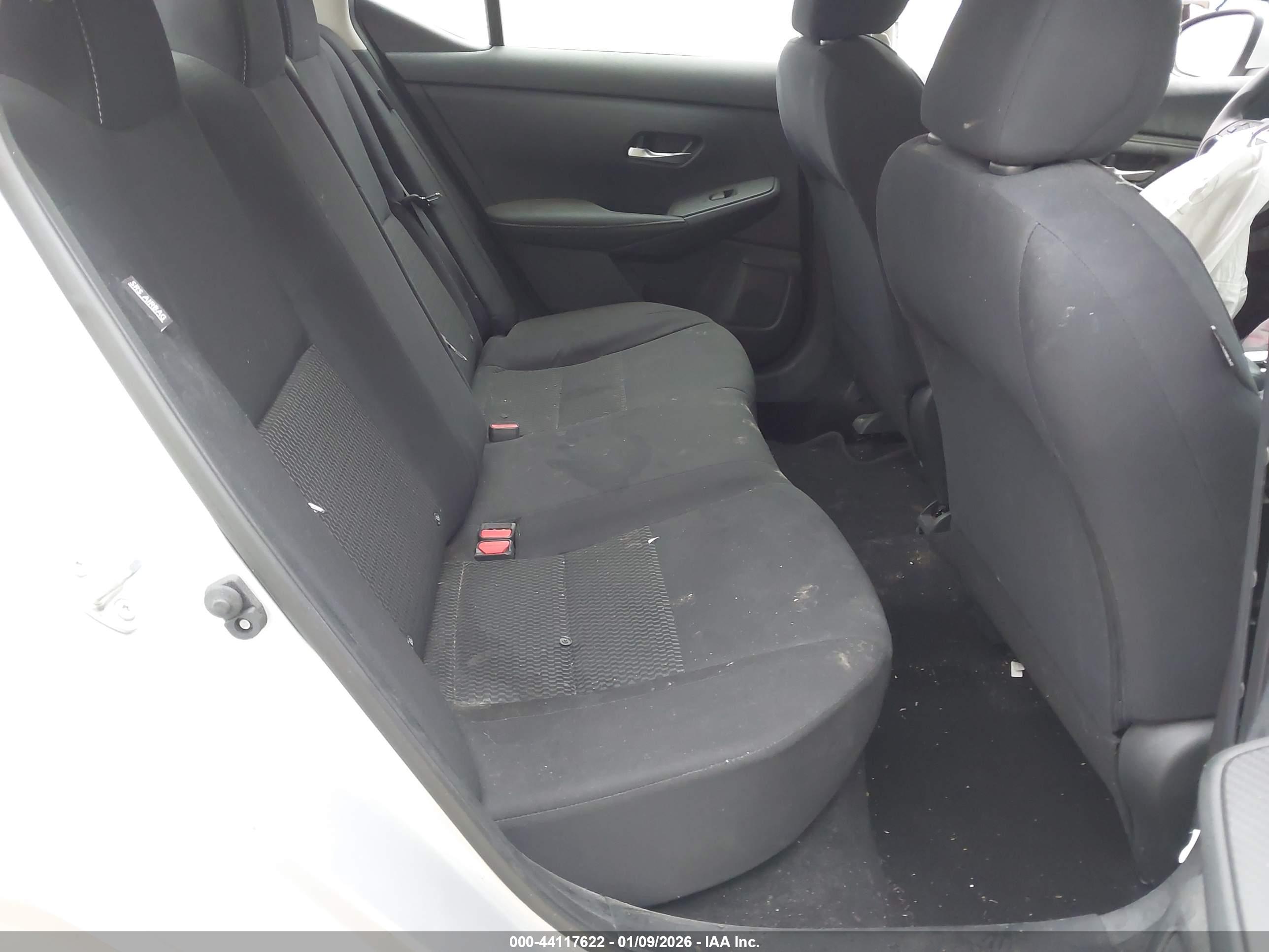 NISSAN SENTRA image 8