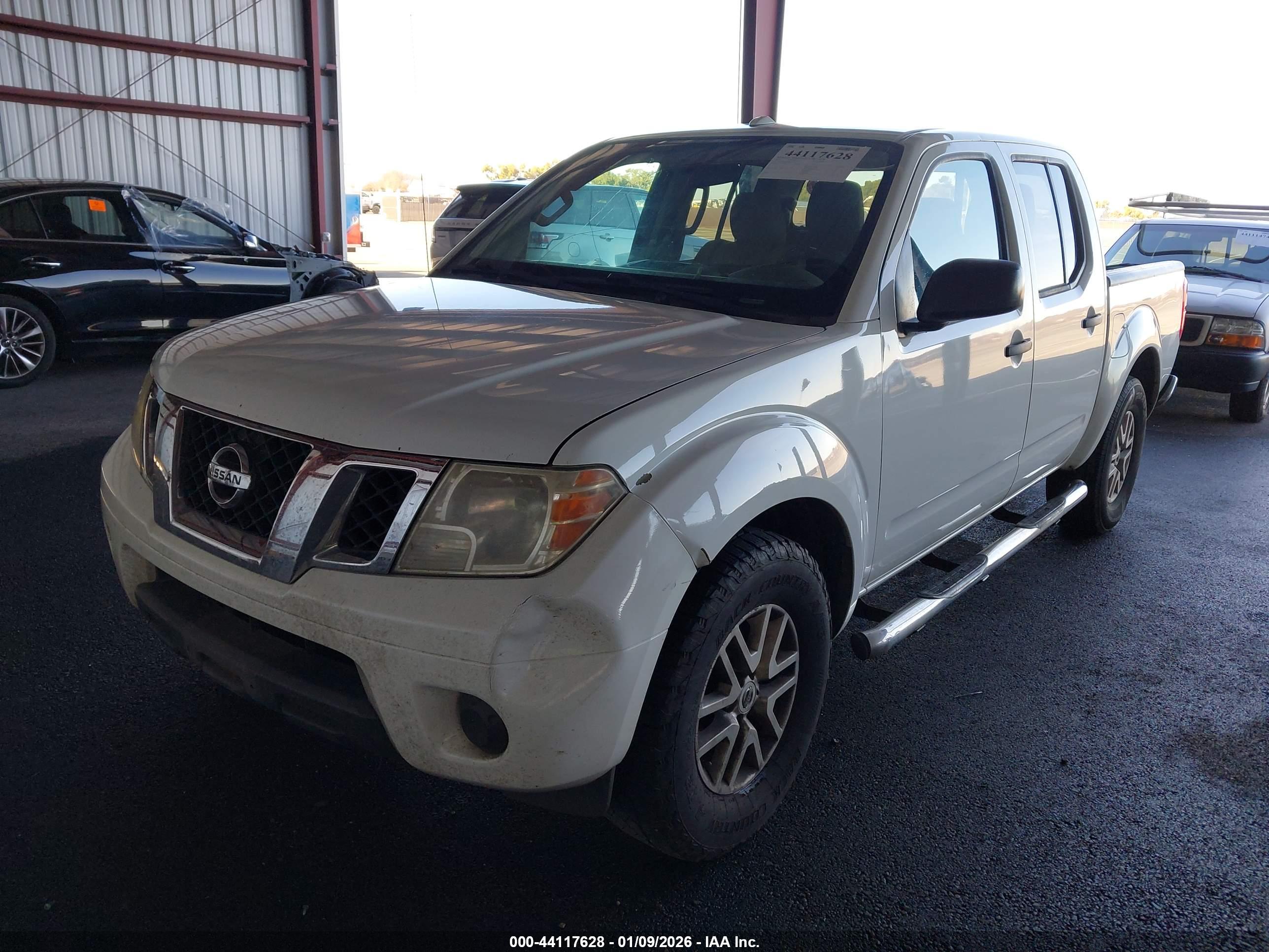 NISSAN FRONTIER image 2