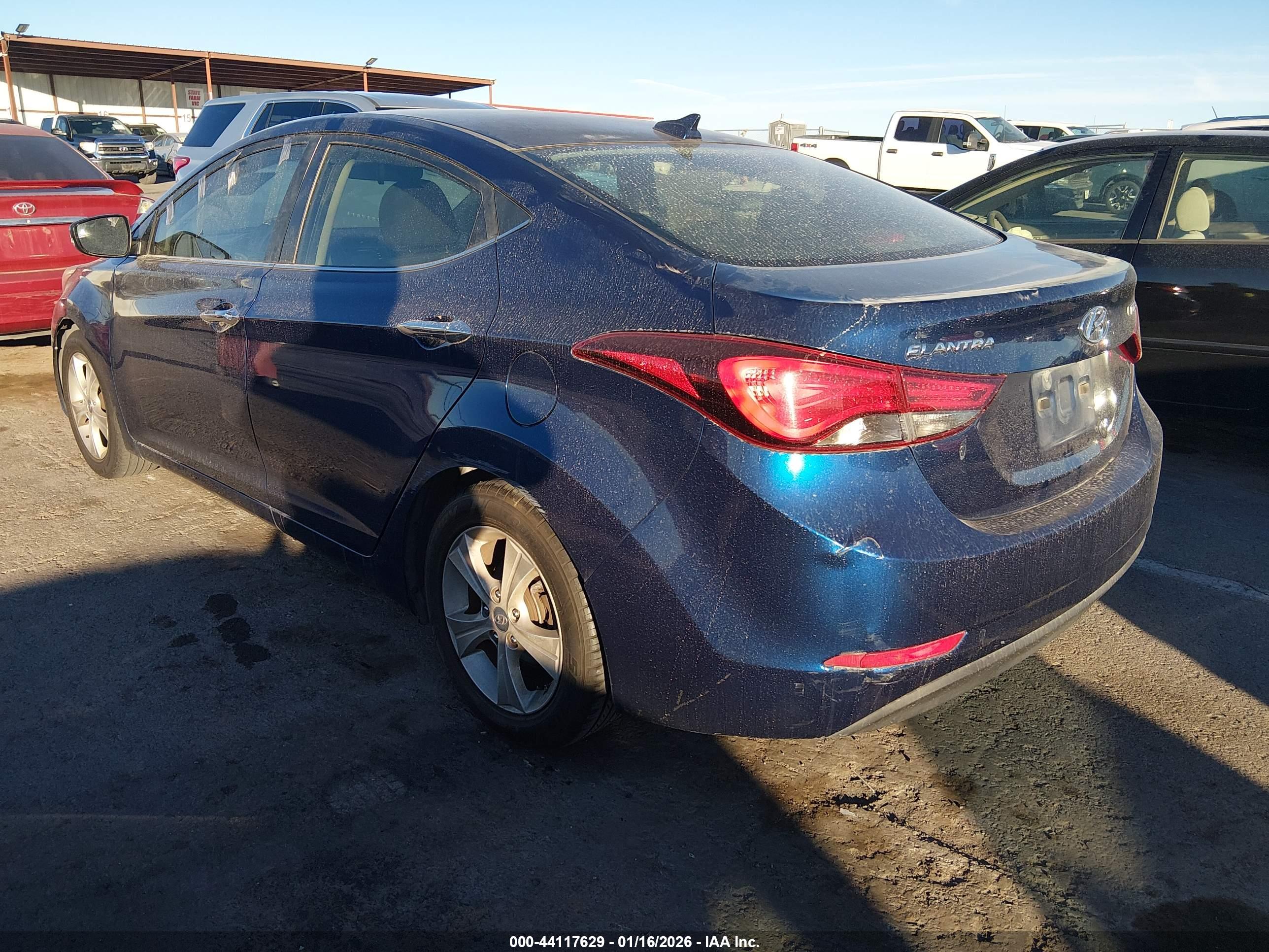 HYUNDAI ELANTRA image 3